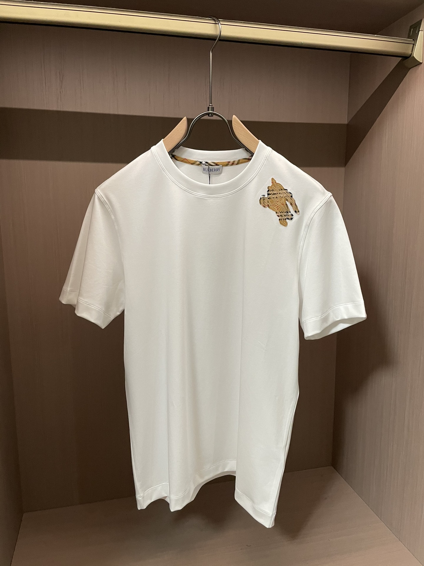 BUR 2026春夏新款首发专柜最新款短袖圆领T恤 高端订制 设计前卫时尚！品牌logo重工艺设计 高端