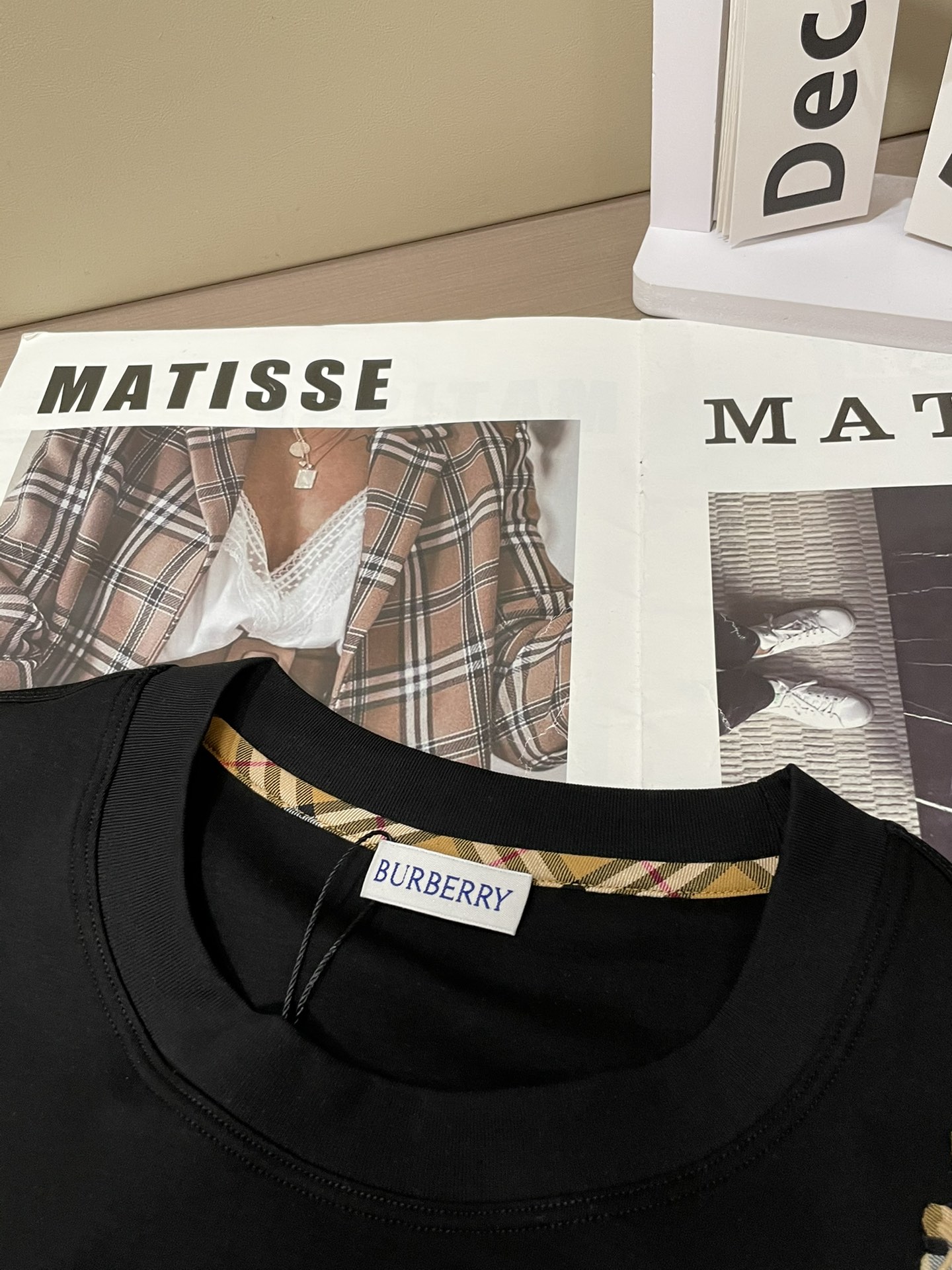 BUR 2026春夏新款首发专柜最新款短袖圆领T恤 高端订制 设计前卫时尚！品牌logo重工艺设计 高端