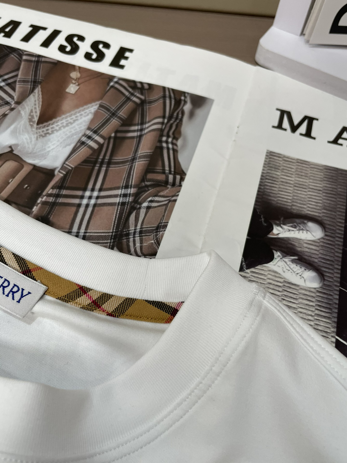 BUR 2026春夏新款首发专柜最新款短袖圆领T恤 高端订制 设计前卫时尚！品牌logo重工艺设计 高端