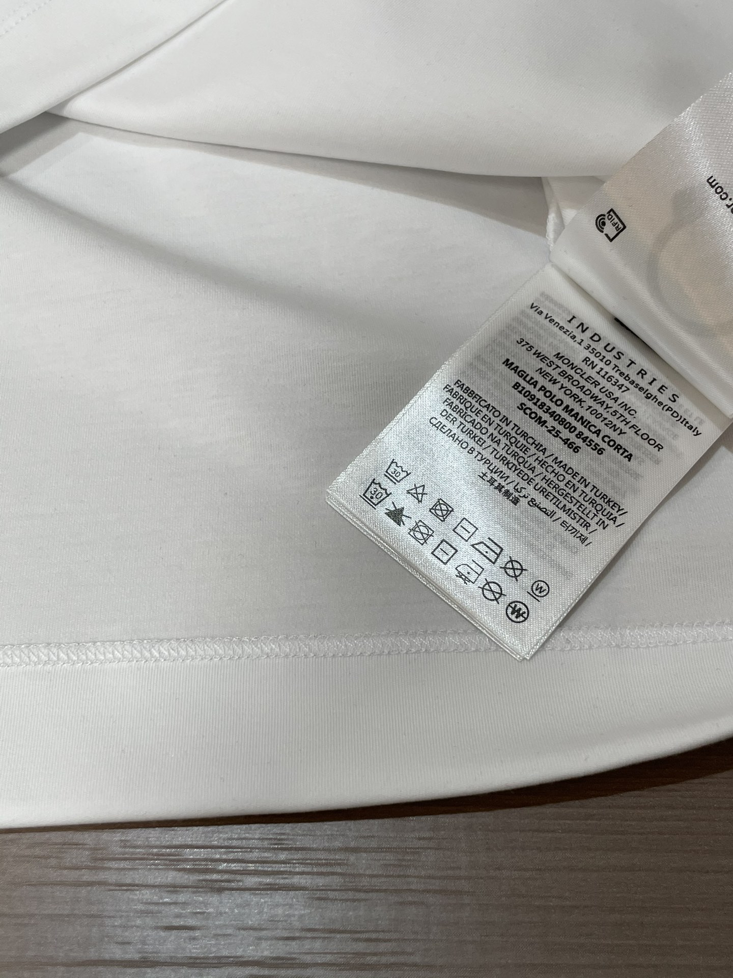 蒙口 2026春夏新款首发专柜最新款短袖圆领T恤 高端订制 设计前卫时尚！品牌logo重工艺设计 高端定