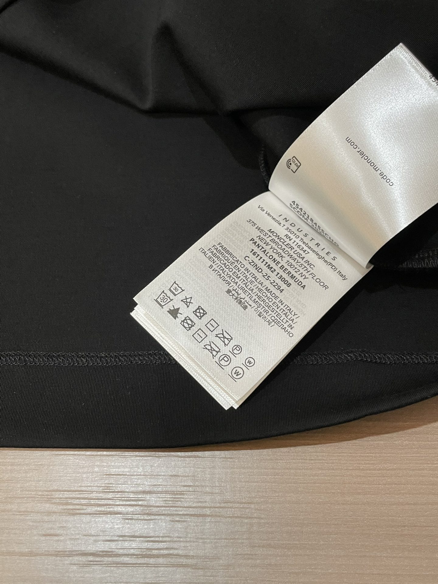 蒙口 2026春夏新款首发专柜最新款短袖圆领T恤 高端订制 设计前卫时尚！品牌logo重工艺设计 高端定