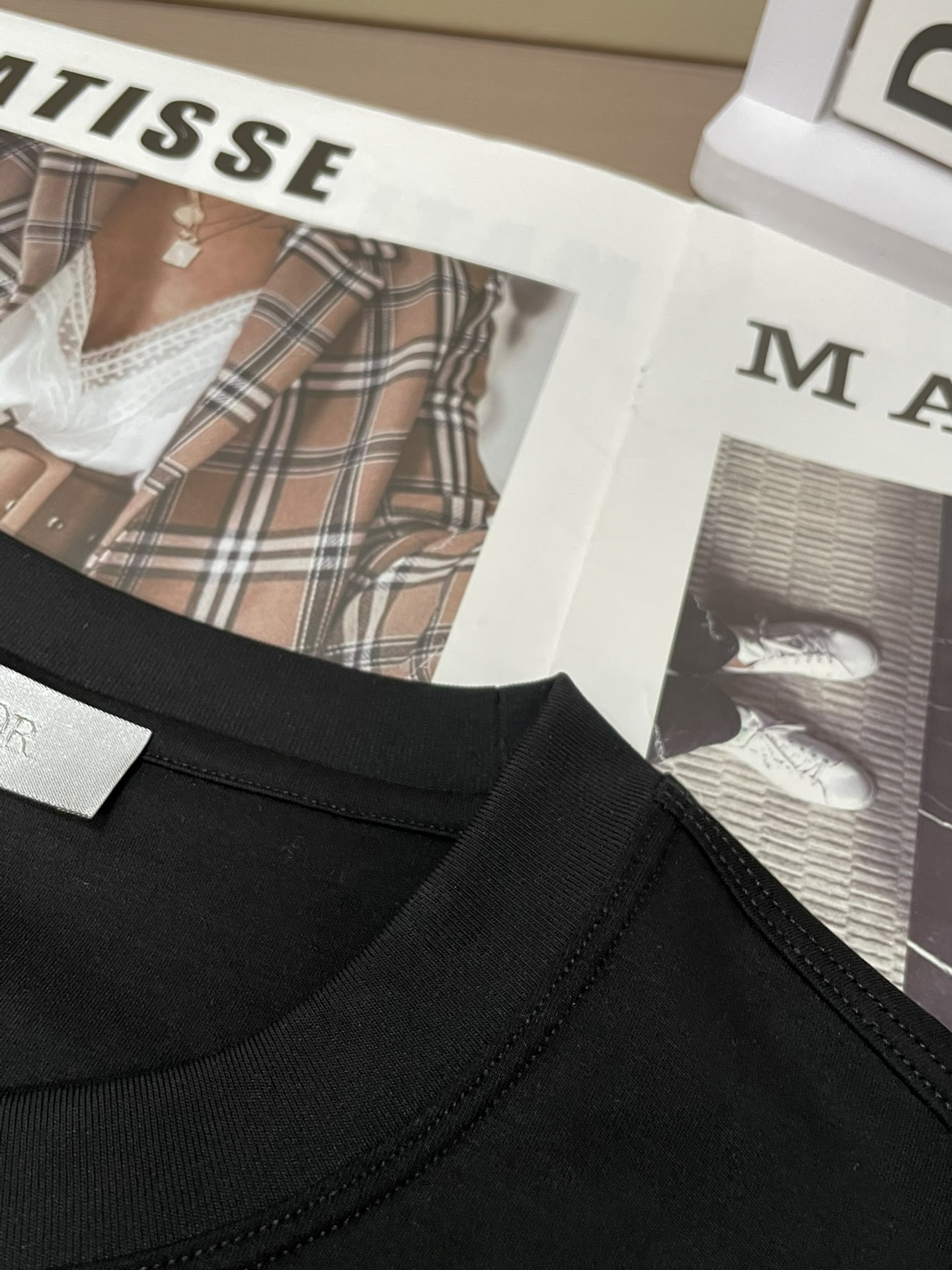 Dior 2026春夏新款首发专柜最新款短袖圆领T恤 高端订制 设计前卫时尚！品牌logo重工艺设计 高