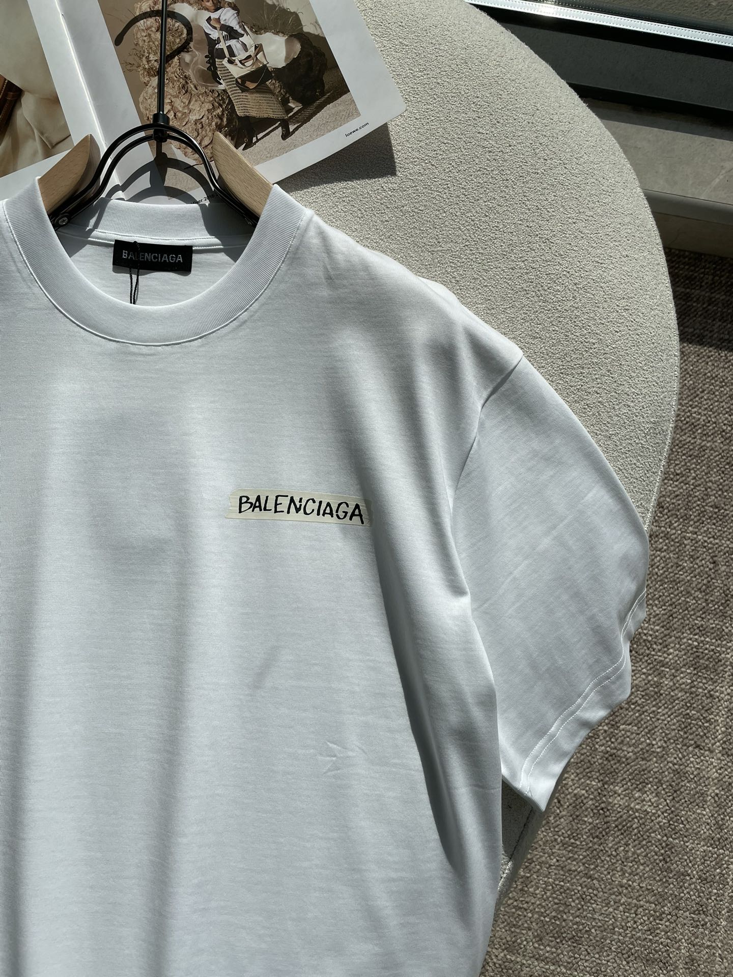 巴黎世家 2026春夏新款首发专柜最新款短袖圆领T恤 高端订制 设计前卫时尚！品牌logo重工艺设计 高