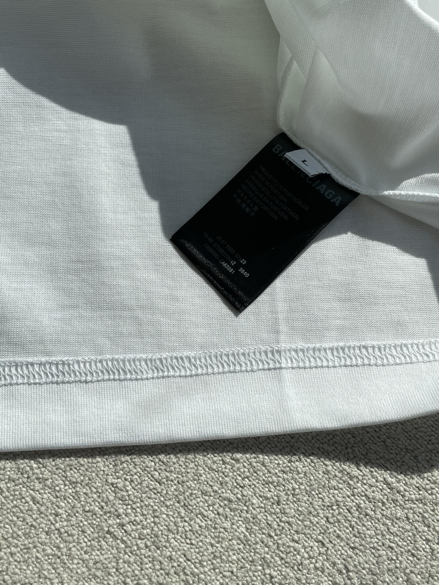 巴黎世家 2026春夏新款首发专柜最新款短袖圆领T恤 高端订制 设计前卫时尚！品牌logo重工艺设计 高