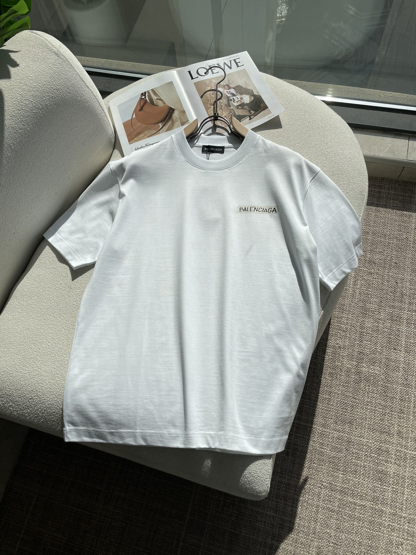 巴黎世家 2026春夏新款首发专柜最新款短袖圆领T恤 高端订制 设计前卫时尚！品牌logo重工艺设计 高