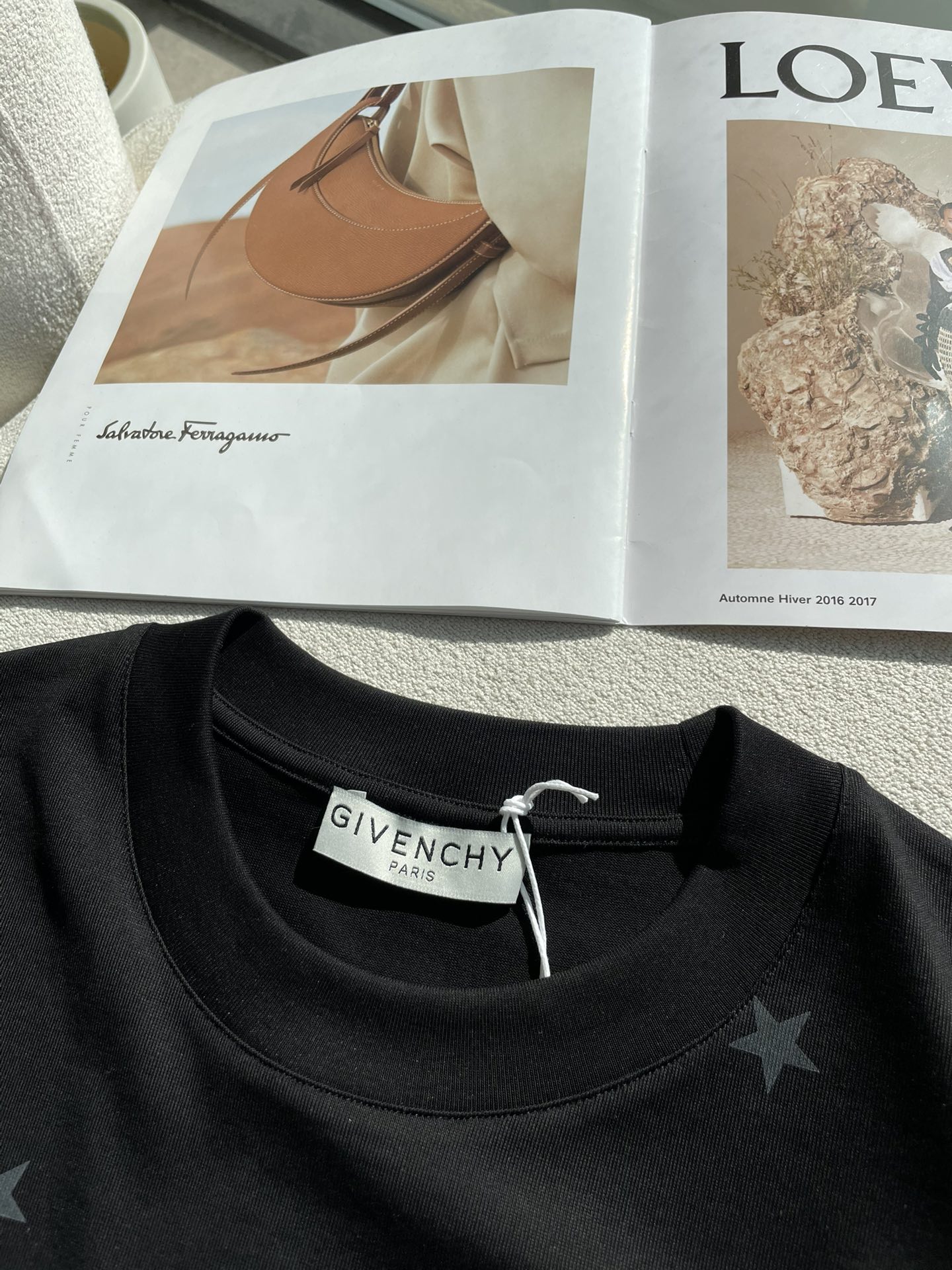 纪梵希 2026春夏新款首发专柜最新款短袖圆领T恤 高端订制 设计前卫时尚！品牌logo重工艺设计 高端