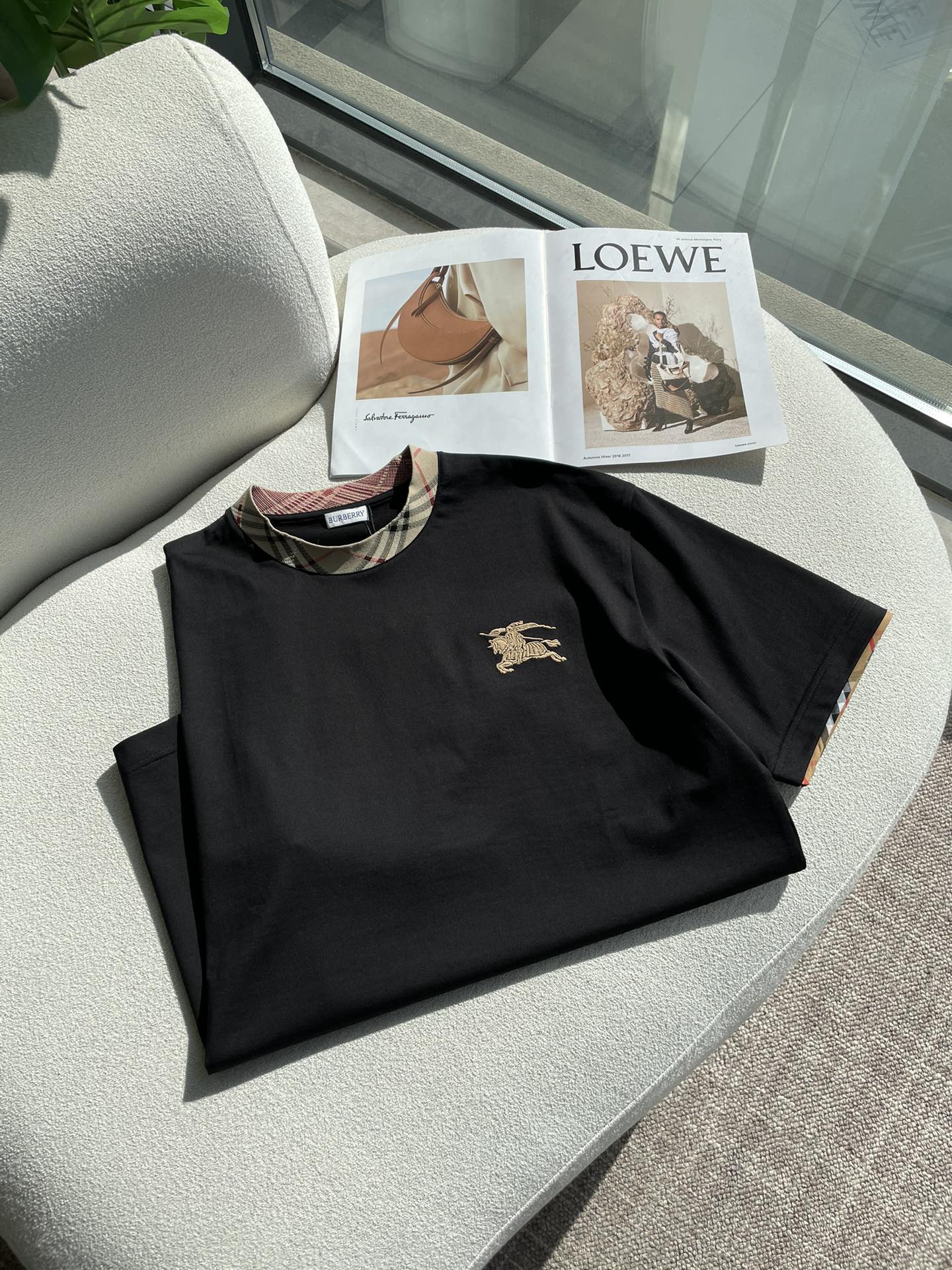 BUR 2026春夏新款首发专柜最新款短袖圆领T恤 高端订制 设计前卫时尚！品牌logo重工艺设计 高端