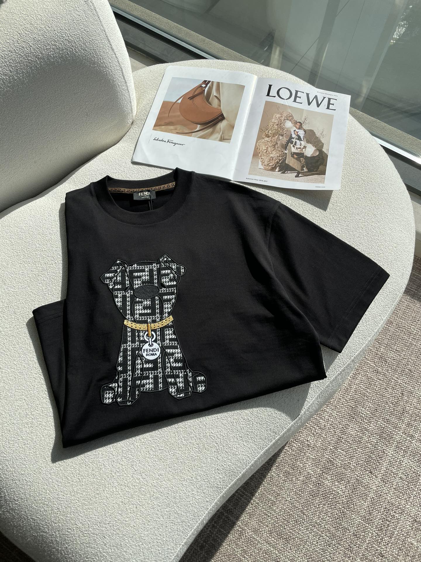 FD 2026春夏新款首发专柜最新款短袖圆领T恤 高端订制 设计前卫时尚！品牌logo重工艺设计 高端定