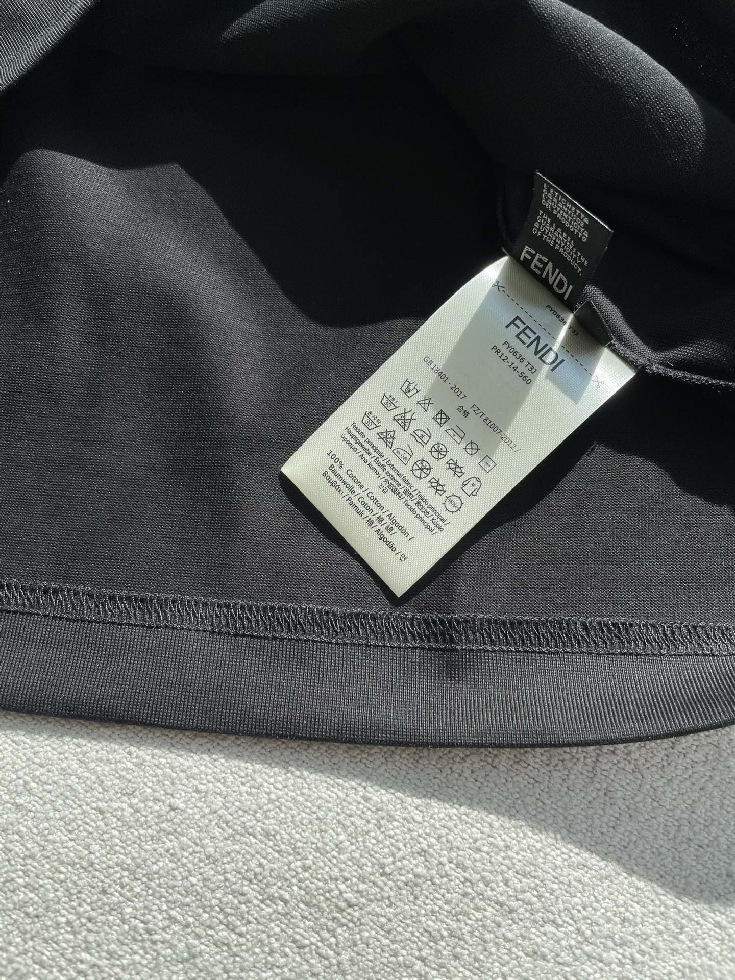 FD 2026春夏新款首发专柜最新款短袖圆领T恤 高端订制 设计前卫时尚！品牌logo重工艺设计 高端定