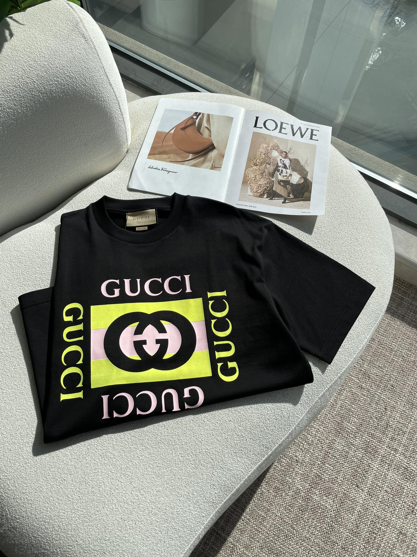 Gucc 2026春夏新款首发专柜最新款短袖圆领T恤 高端订制 设计前卫时尚！品牌logo重工艺设计 高