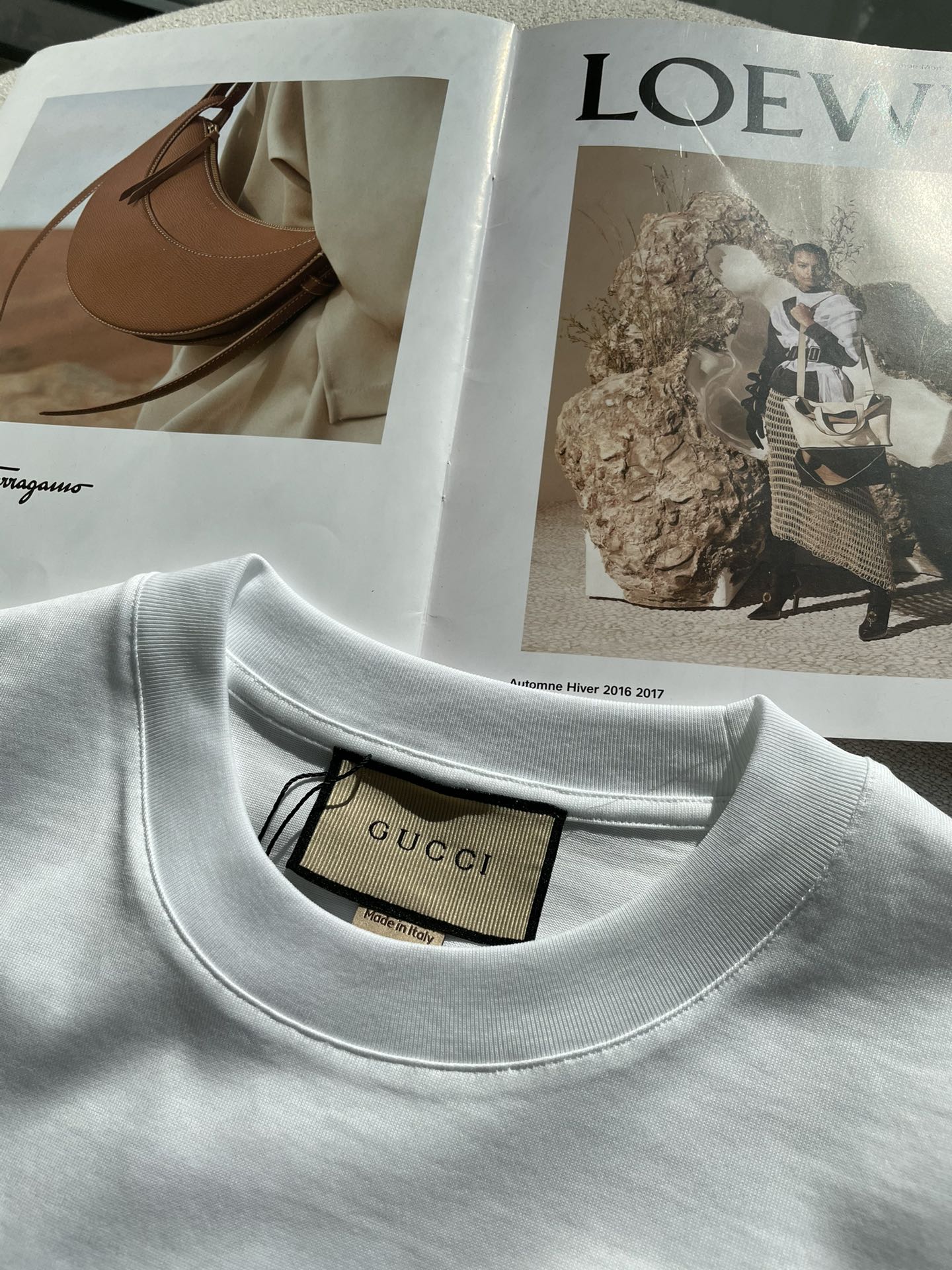 Gucc 2026春夏新款首发专柜最新款短袖圆领T恤 高端订制 设计前卫时尚！品牌logo重工艺设计 高