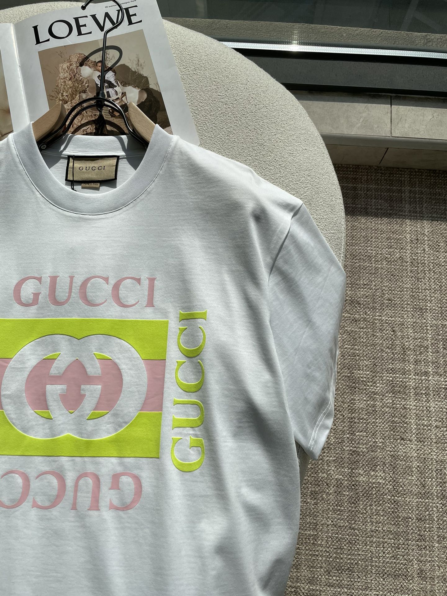 Gucc 2026春夏新款首发专柜最新款短袖圆领T恤 高端订制 设计前卫时尚！品牌logo重工艺设计 高