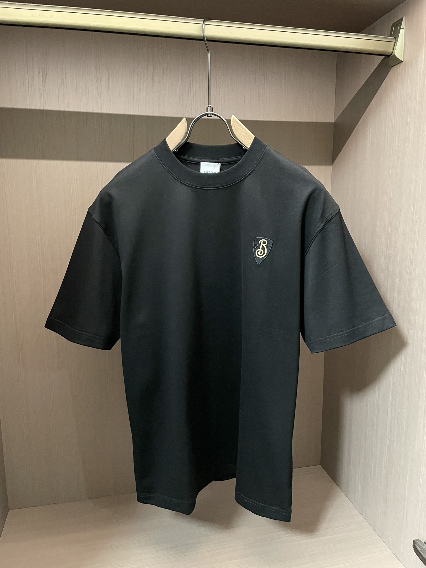 BUR 2026春夏新款首发专柜最新款短袖圆领T恤 高端订制 设计前卫时尚！品牌logo重工艺设计 高端