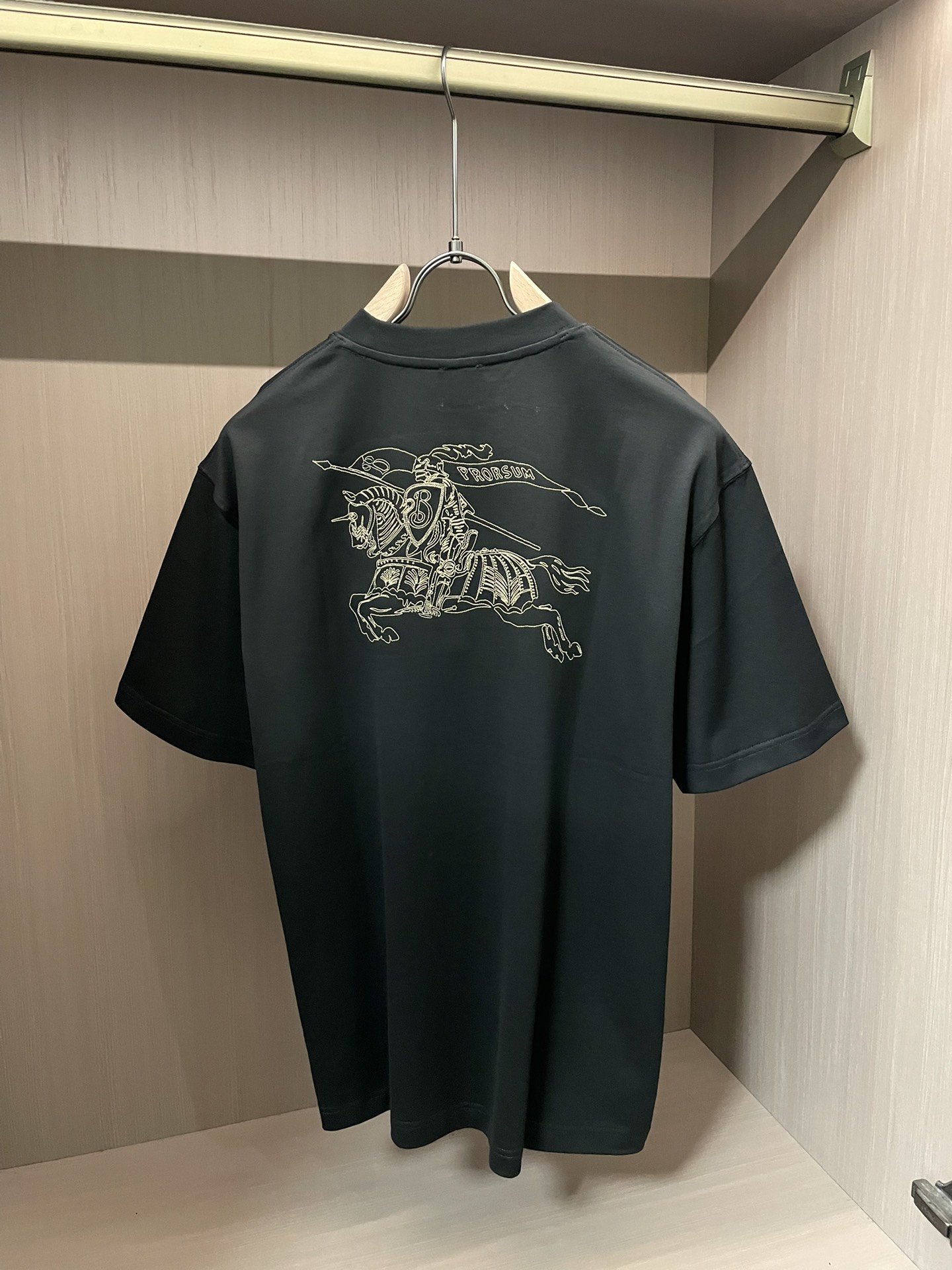 BUR 2026春夏新款首发专柜最新款短袖圆领T恤 高端订制 设计前卫时尚！品牌logo重工艺设计 高端
