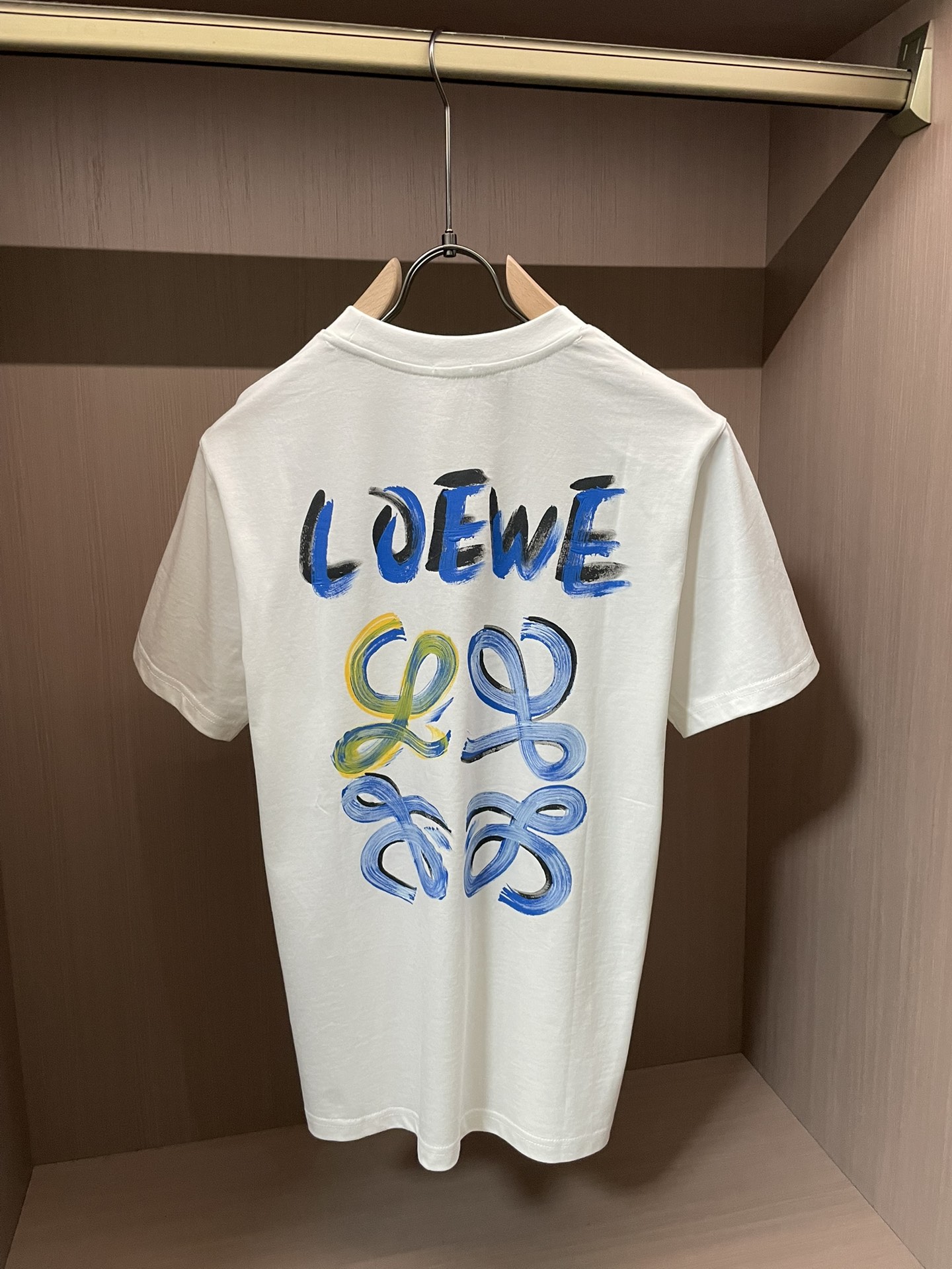 Loewe  2026春夏新款首发专柜最新款短袖圆领T恤 高端订制 设计前卫时尚！品牌logo重工艺设计