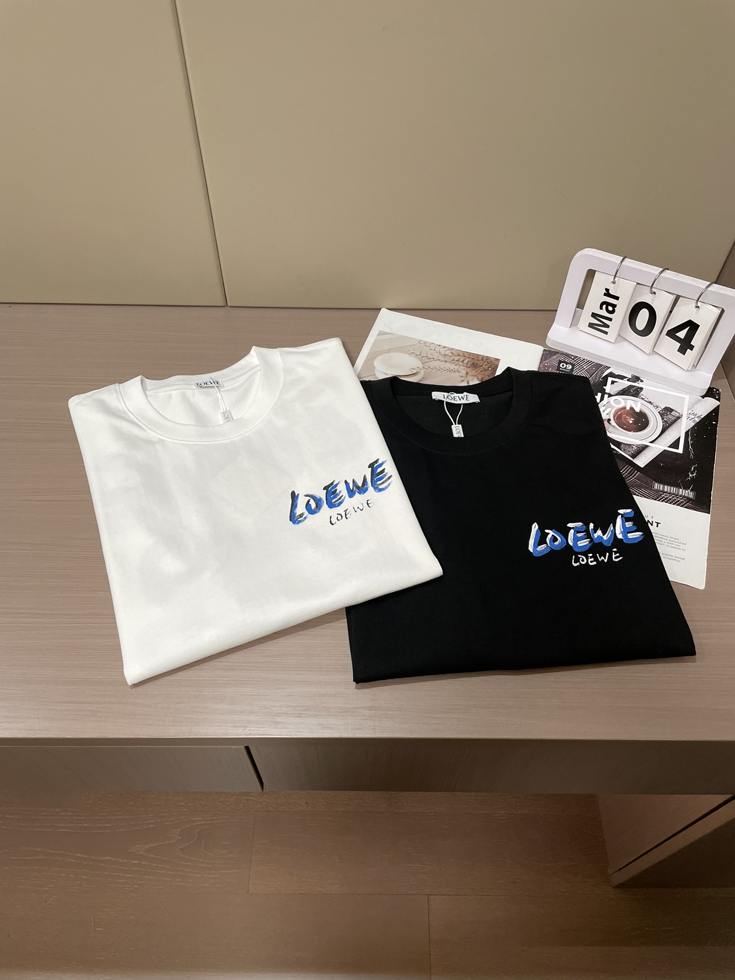 Loewe  2026春夏新款首发专柜最新款短袖圆领T恤 高端订制 设计前卫时尚！品牌logo重工艺设计