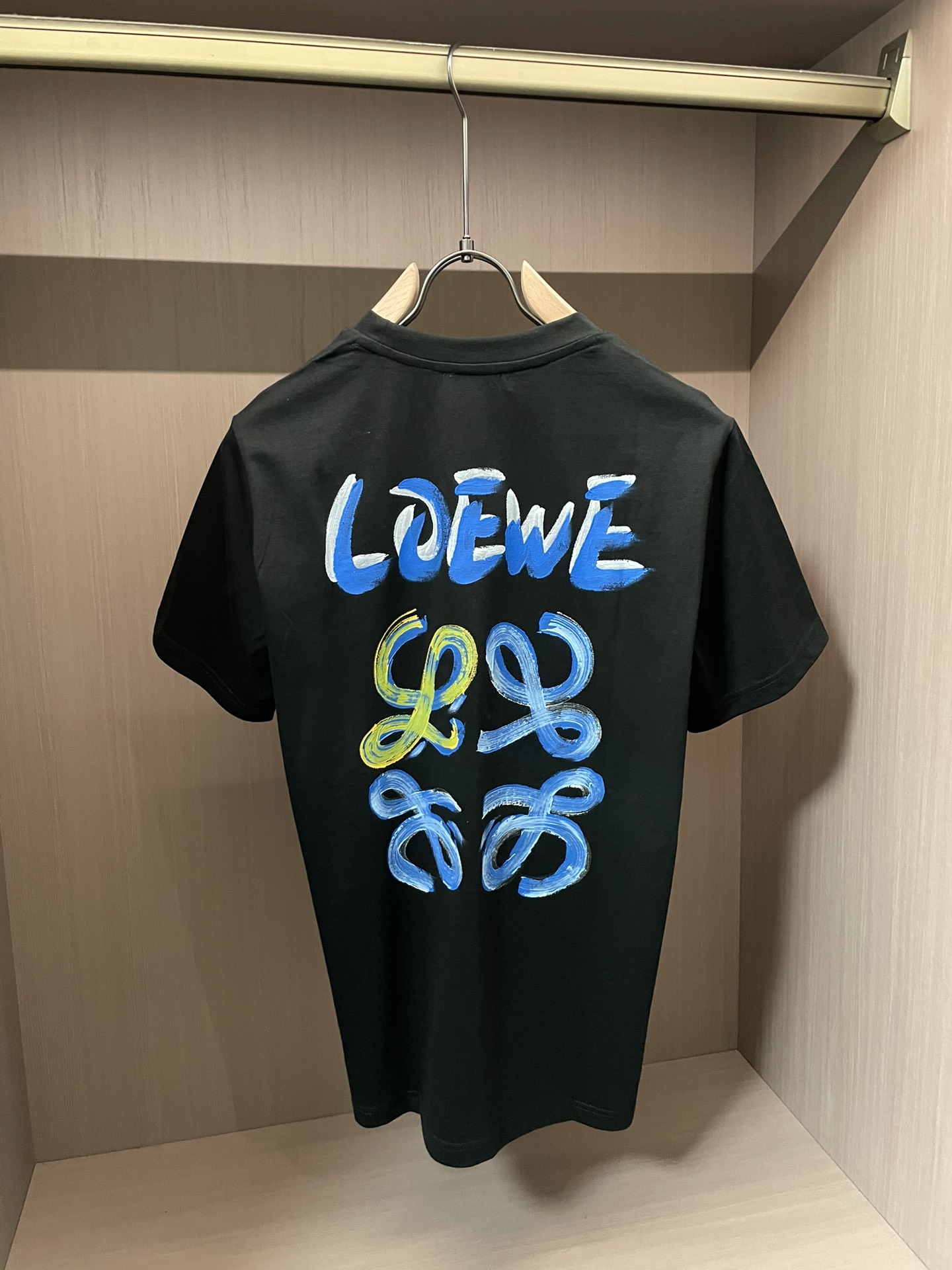 Loewe  2026春夏新款首发专柜最新款短袖圆领T恤 高端订制 设计前卫时尚！品牌logo重工艺设计