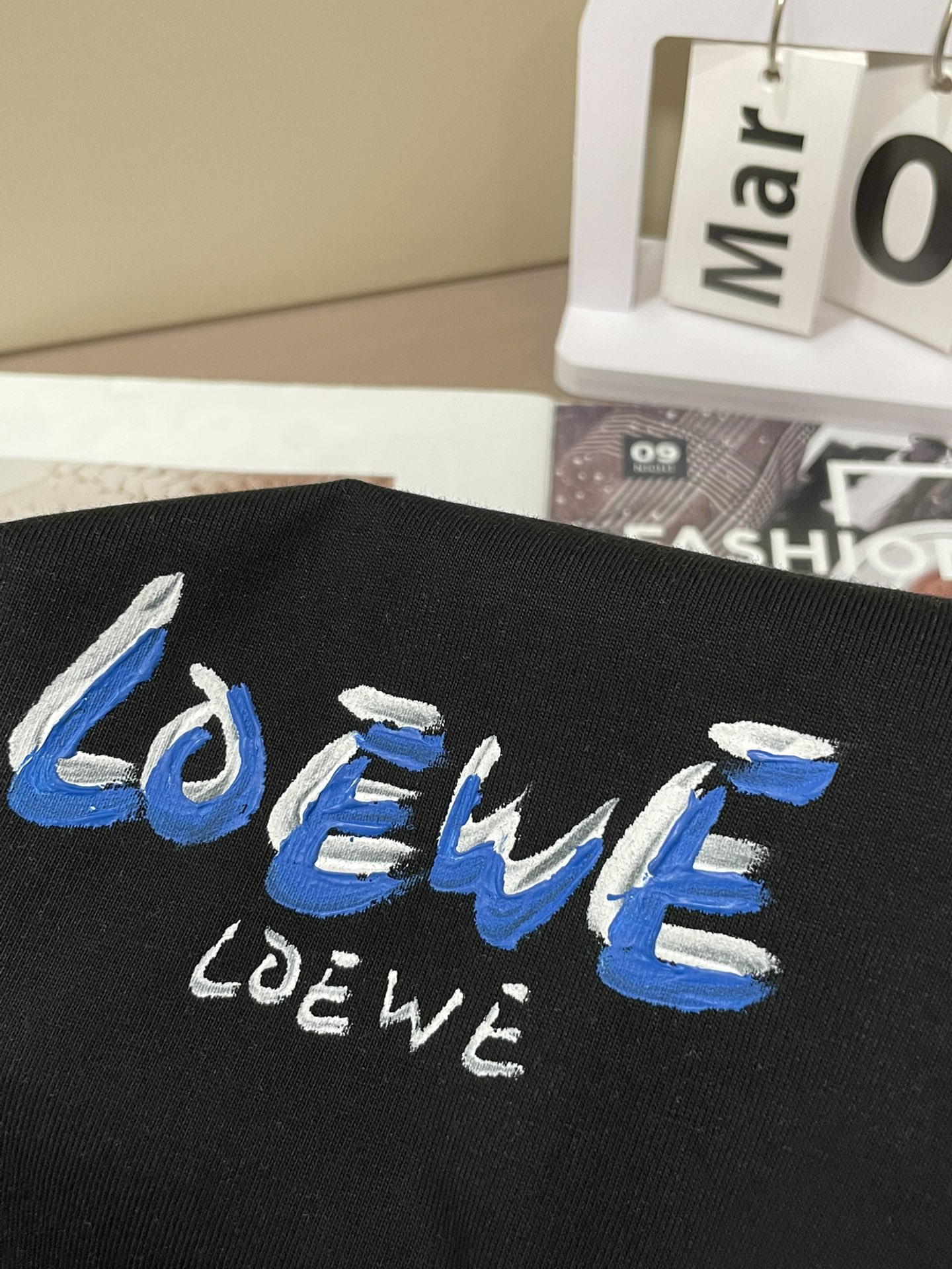 Loewe  2026春夏新款首发专柜最新款短袖圆领T恤 高端订制 设计前卫时尚！品牌logo重工艺设计