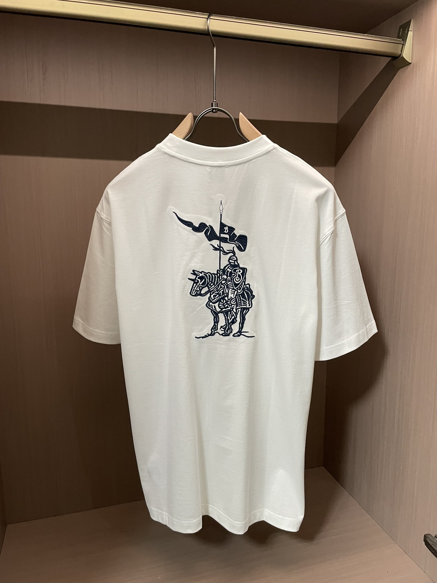 Bur  2026春夏新款首发专柜最新款短袖圆领T恤 高端订制 设计前卫时尚！品牌logo重工艺设计 高