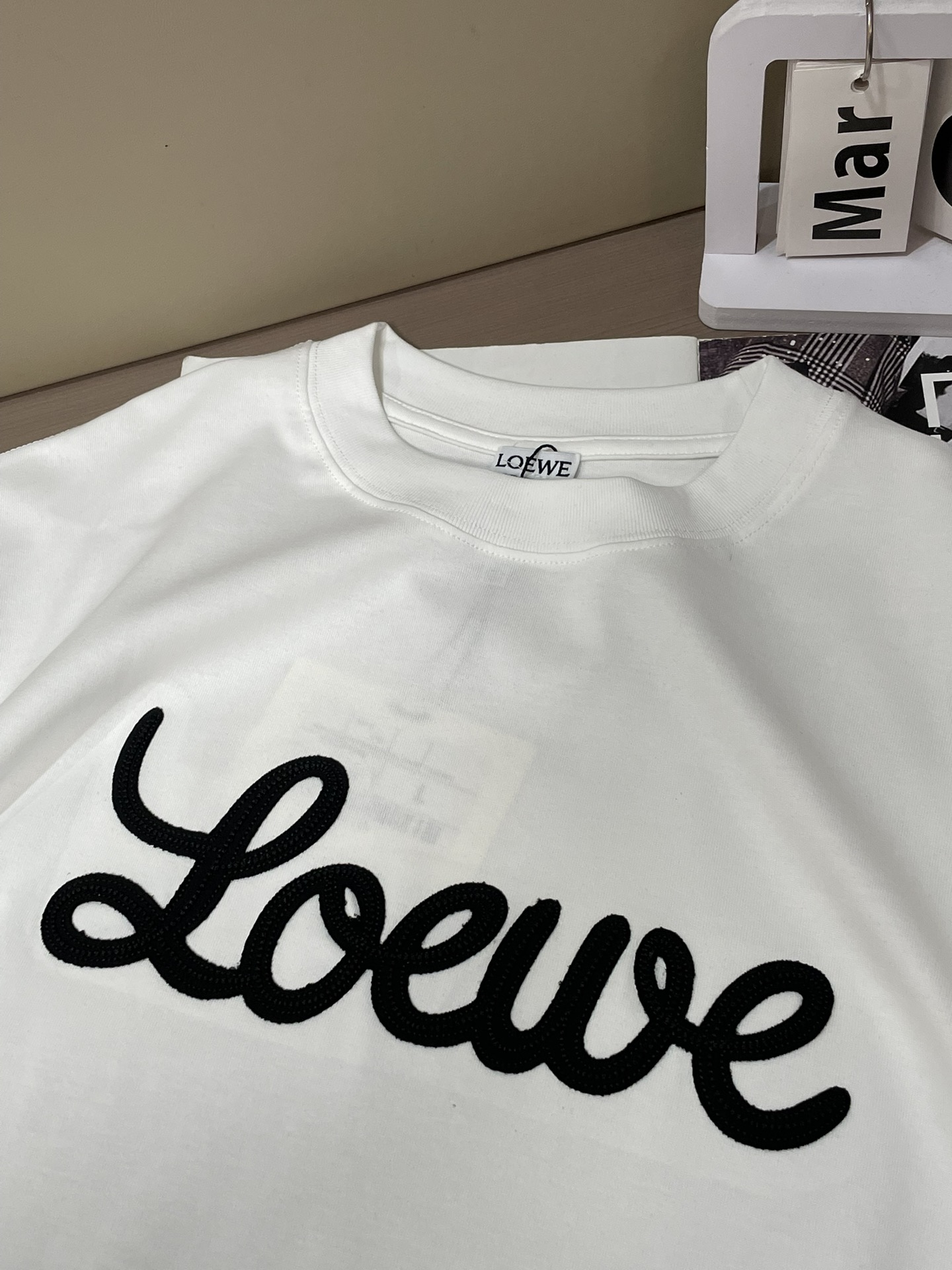 Loewe 2026春夏新款首发专柜最新款短袖圆领T恤 高端订制 设计前卫时尚！品牌logo重工艺设计 