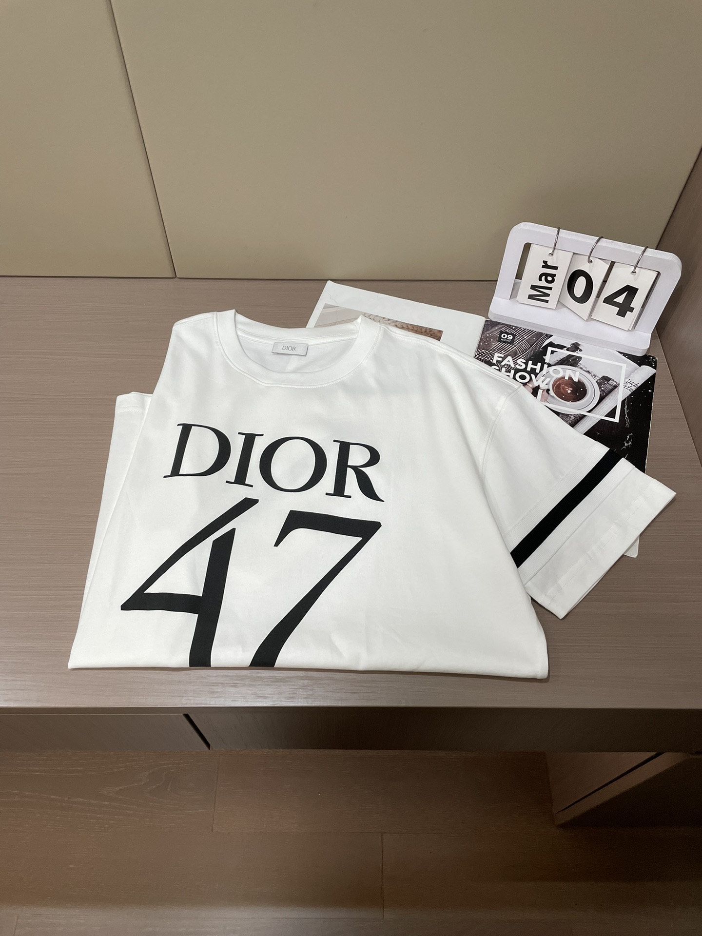 Dior 2026春夏新款首发专柜最新款短袖圆领T恤 高端订制 设计前卫时尚！品牌logo重工艺设计 高