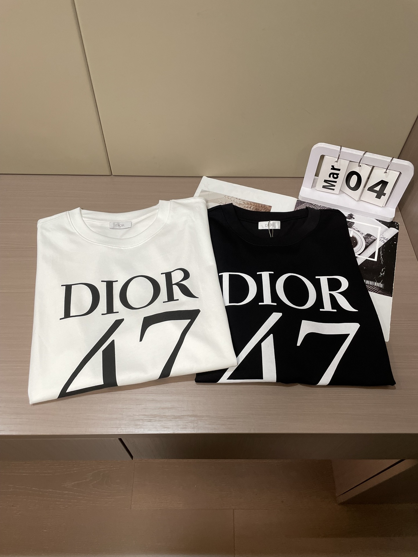 Dior 2026春夏新款首发专柜最新款短袖圆领T恤 高端订制 设计前卫时尚！品牌logo重工艺设计 高