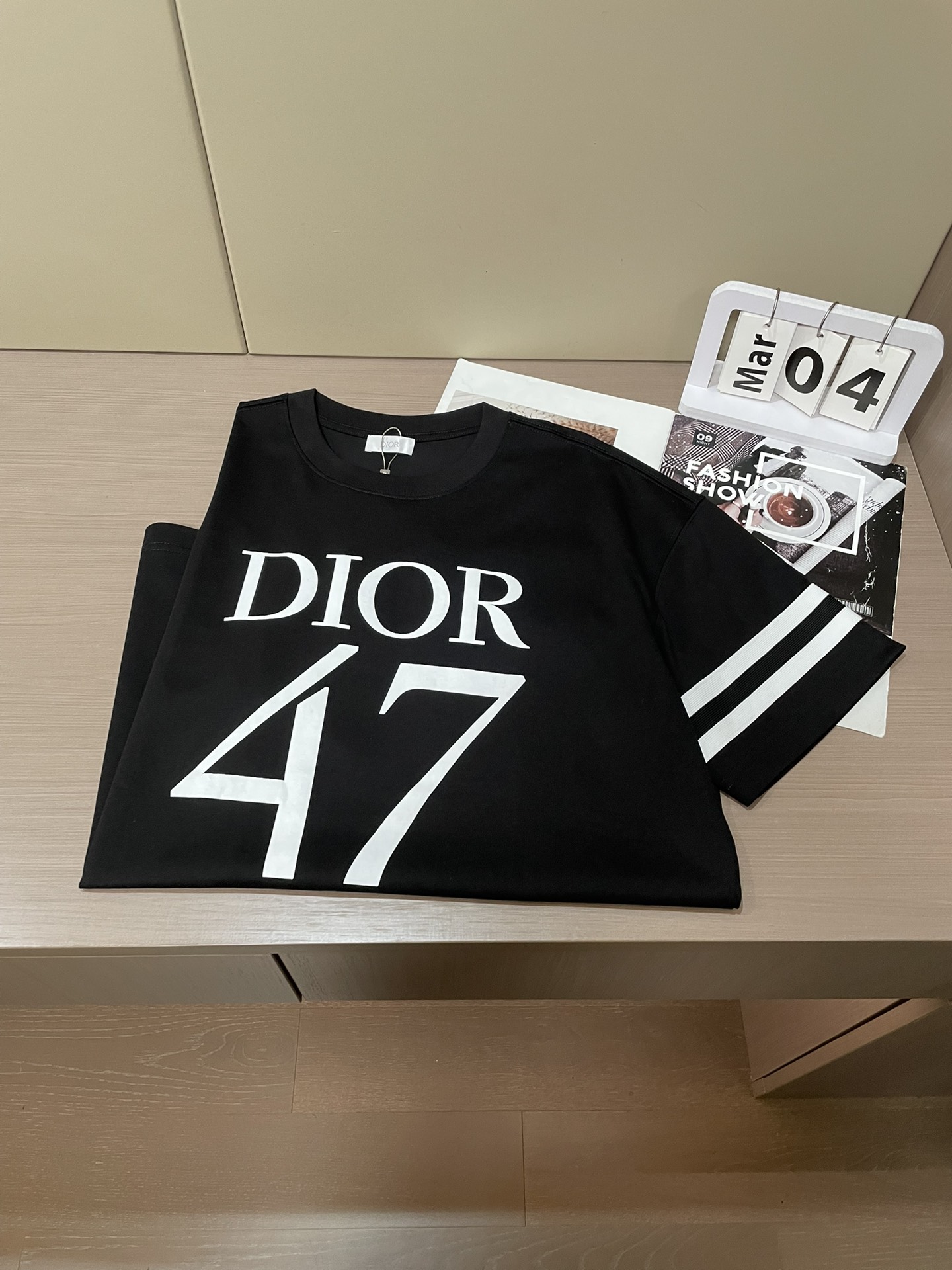 Dior 2026春夏新款首发专柜最新款短袖圆领T恤 高端订制 设计前卫时尚！品牌logo重工艺设计 高