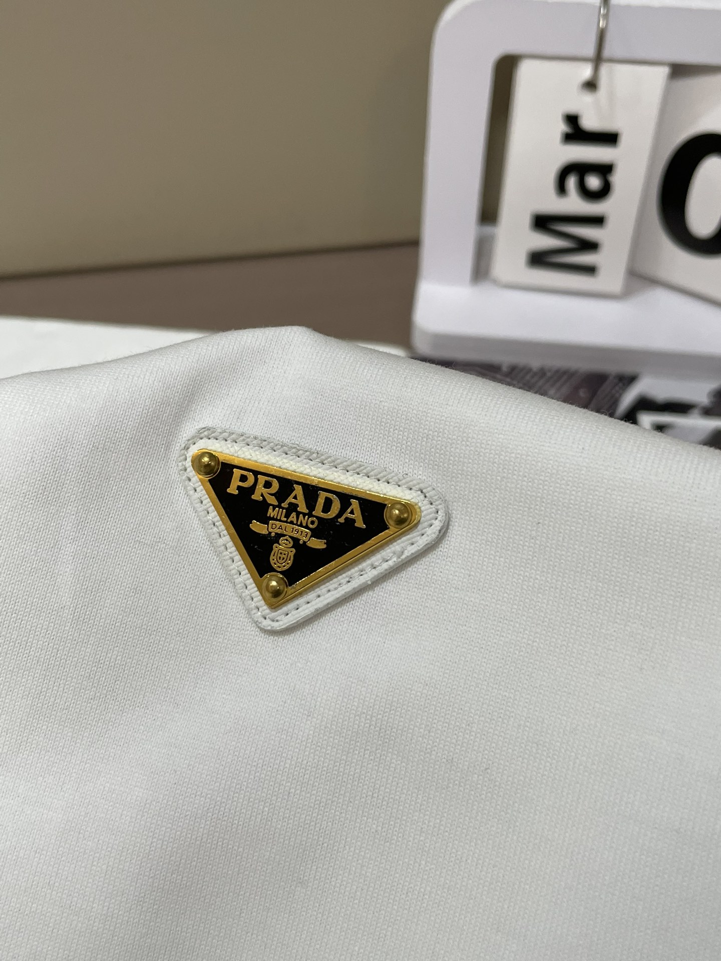 Prad 2026春夏新款首发专柜最新款短袖圆领T恤 高端订制 设计前卫时尚！品牌logo重工艺设计 高