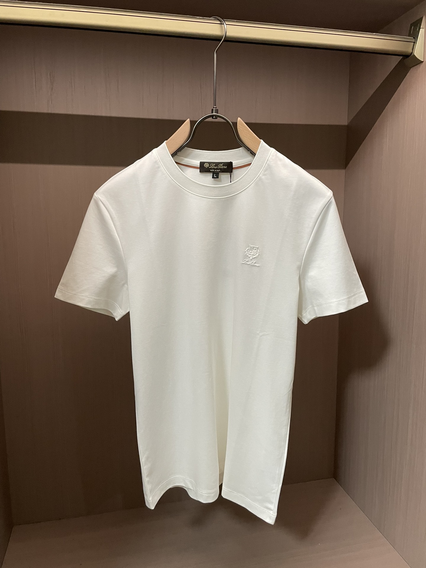Loro piana 春夏新款首发专柜最新款短袖圆领T恤 高端订制 设计前卫时尚！品牌logo重工艺设计