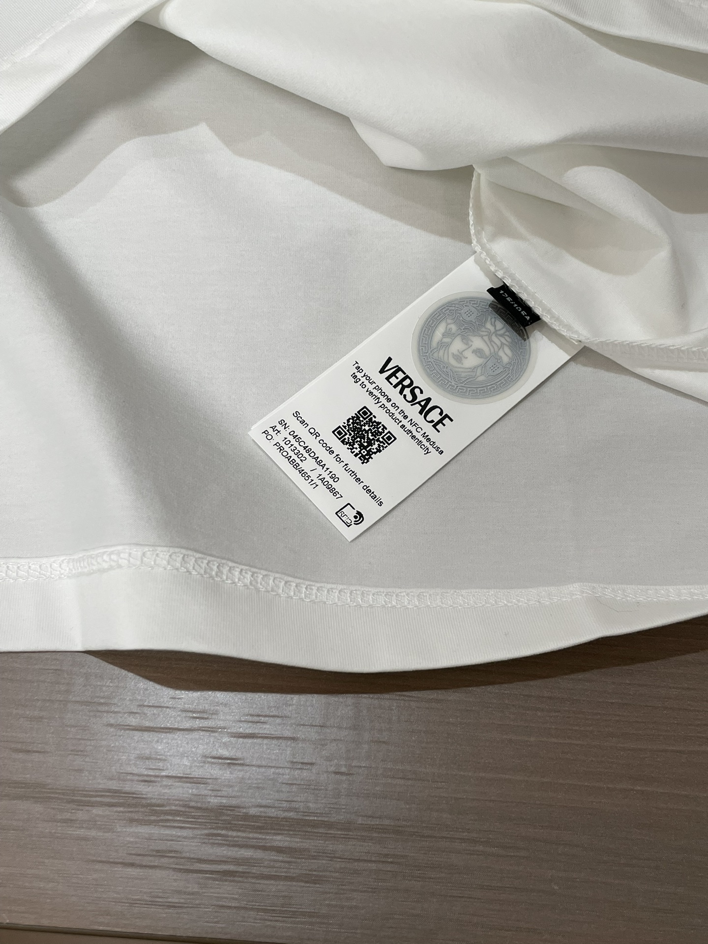 范思哲 2026春夏新品，原版1:1打造，超级重工！全品相，顶级丝光棉面料，上身非常舒适透气，臻品好货！