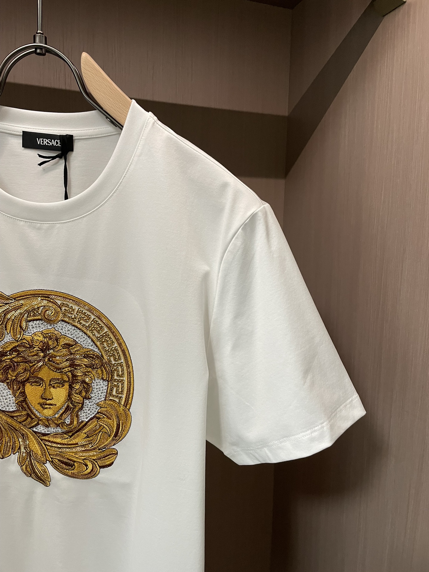 范思哲 2026春夏新品，原版1:1打造，超级重工！全品相，顶级丝光棉面料，上身非常舒适透气，臻品好货！