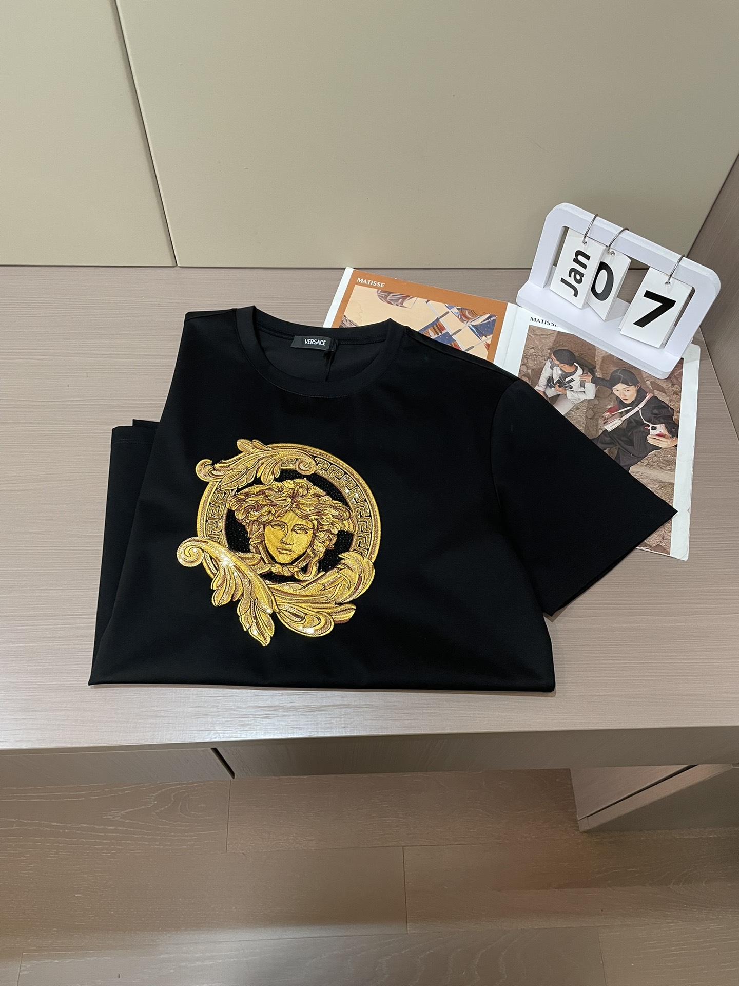 范思哲 2026春夏新品，原版1:1打造，超级重工！全品相，顶级丝光棉面料，上身非常舒适透气，臻品好货！