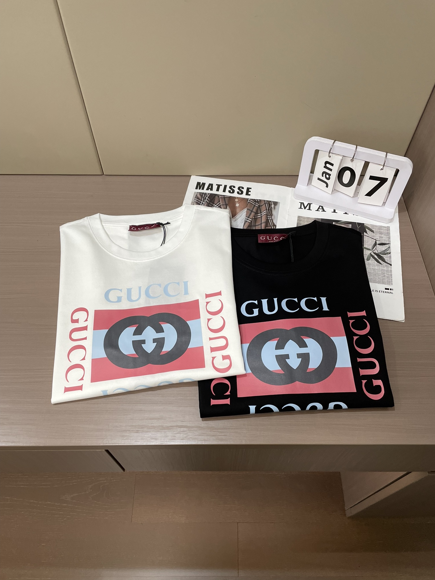 GUCCI 2026春夏新品水平镜面字母印花短袖T恤；定制柜台同步棉质面料，舒适日常服饰单品缀饰Gucc