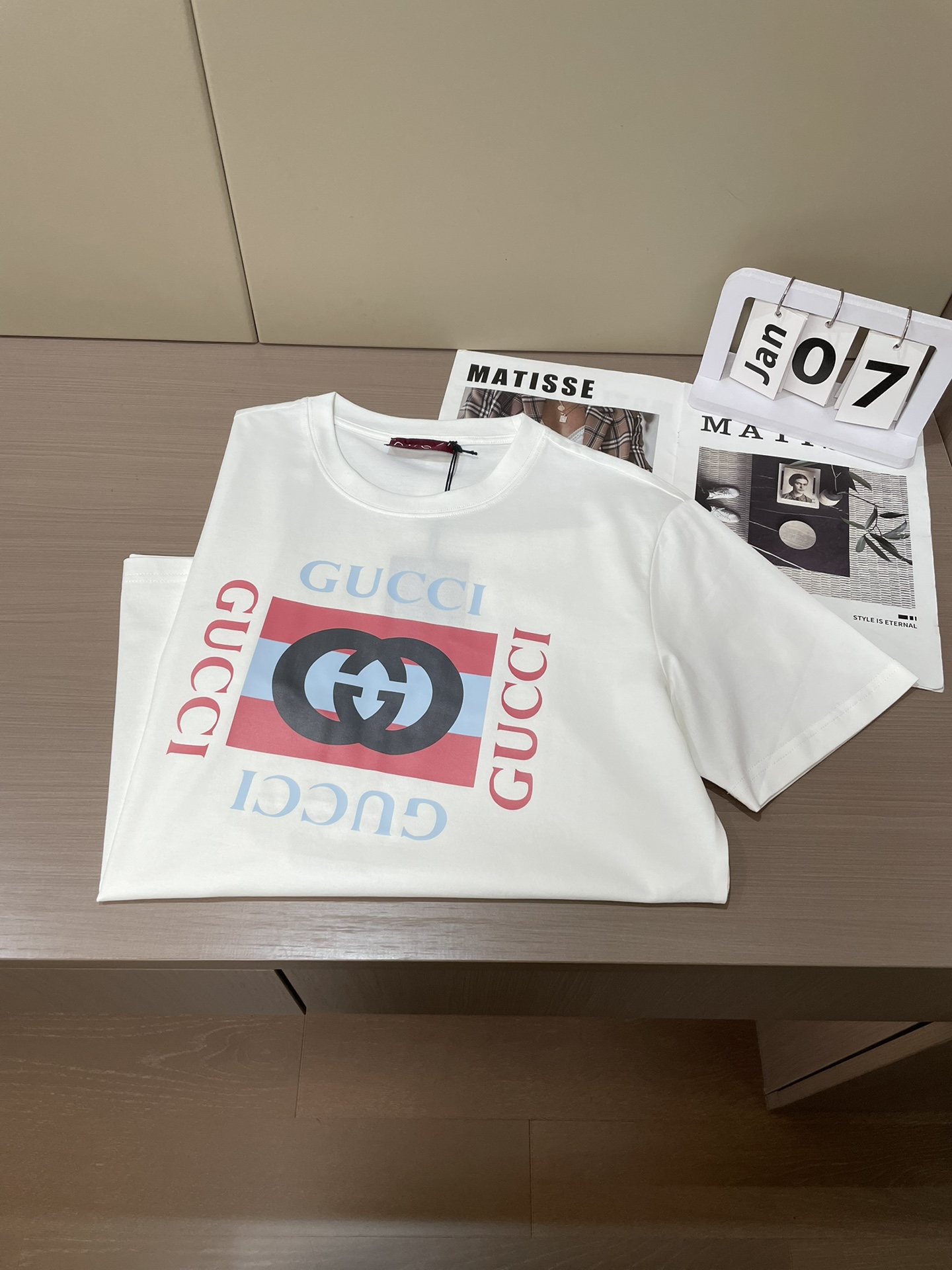 GUCCI 2026春夏新品水平镜面字母印花短袖T恤；定制柜台同步棉质面料，舒适日常服饰单品缀饰Gucc