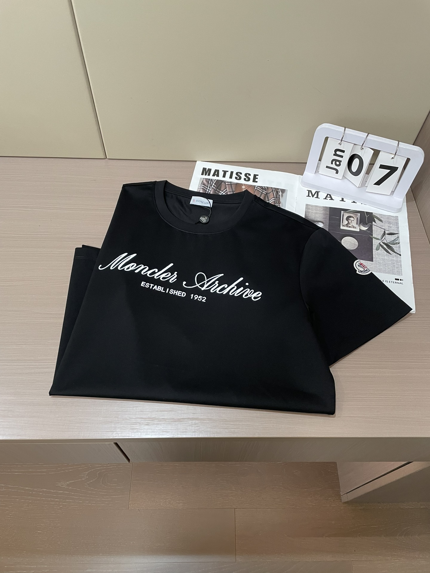 MO 2026春夏新品欧洲限定新品印花字母短袖T恤；定制100支双股丝光长绒棉面料，独有的这一份丝滑的面