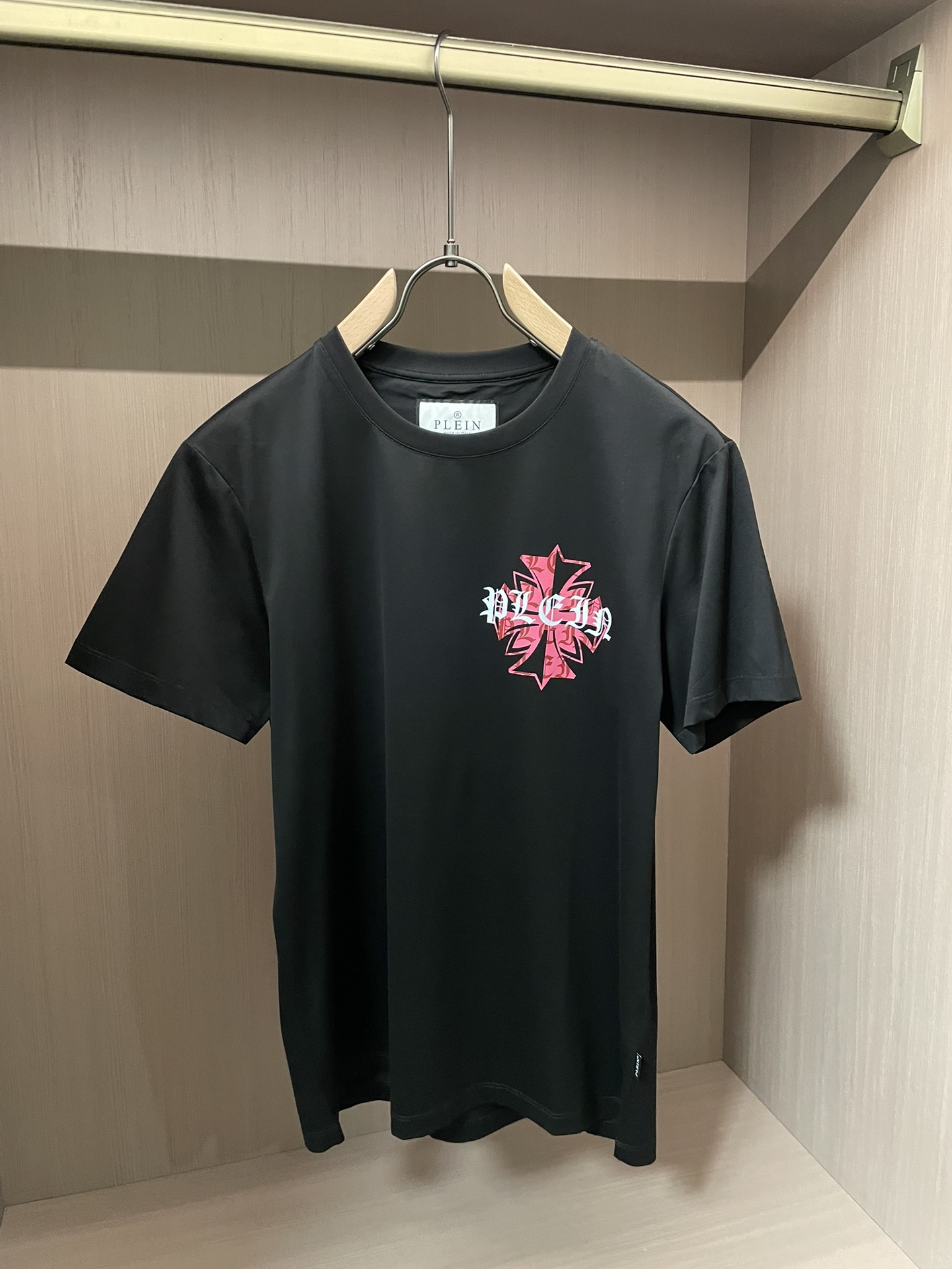 PhiliPP Plein 2026春夏新品高街风图案印花短袖T恤​​ ，是兼具​​潮流态度与品牌辨识度