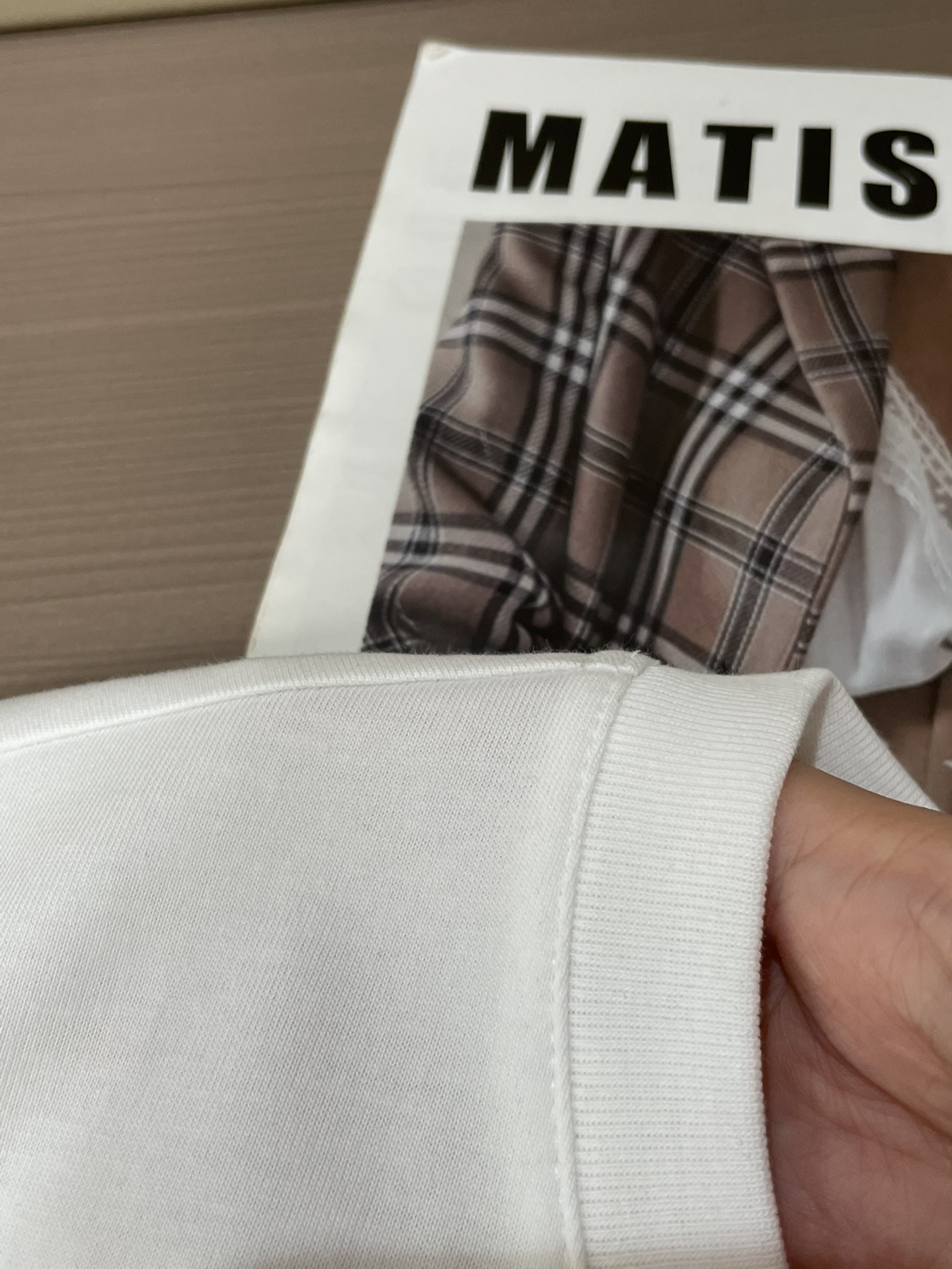 Versace2026春夏新品马年限定刺绣中国结款短袖T恤；主打中国新年主题，设计融合了品牌经典元素与东