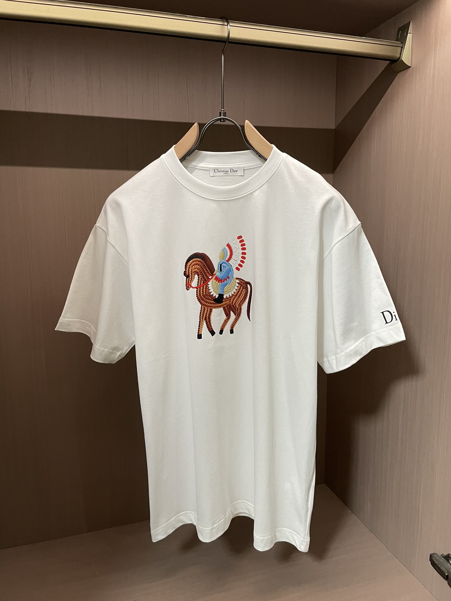 D奥2026春夏款/官网同步面料采用重磅纯棉精梳棉面料，OS宽松版型，上身版型超正！日常百搭，衣橱必备单