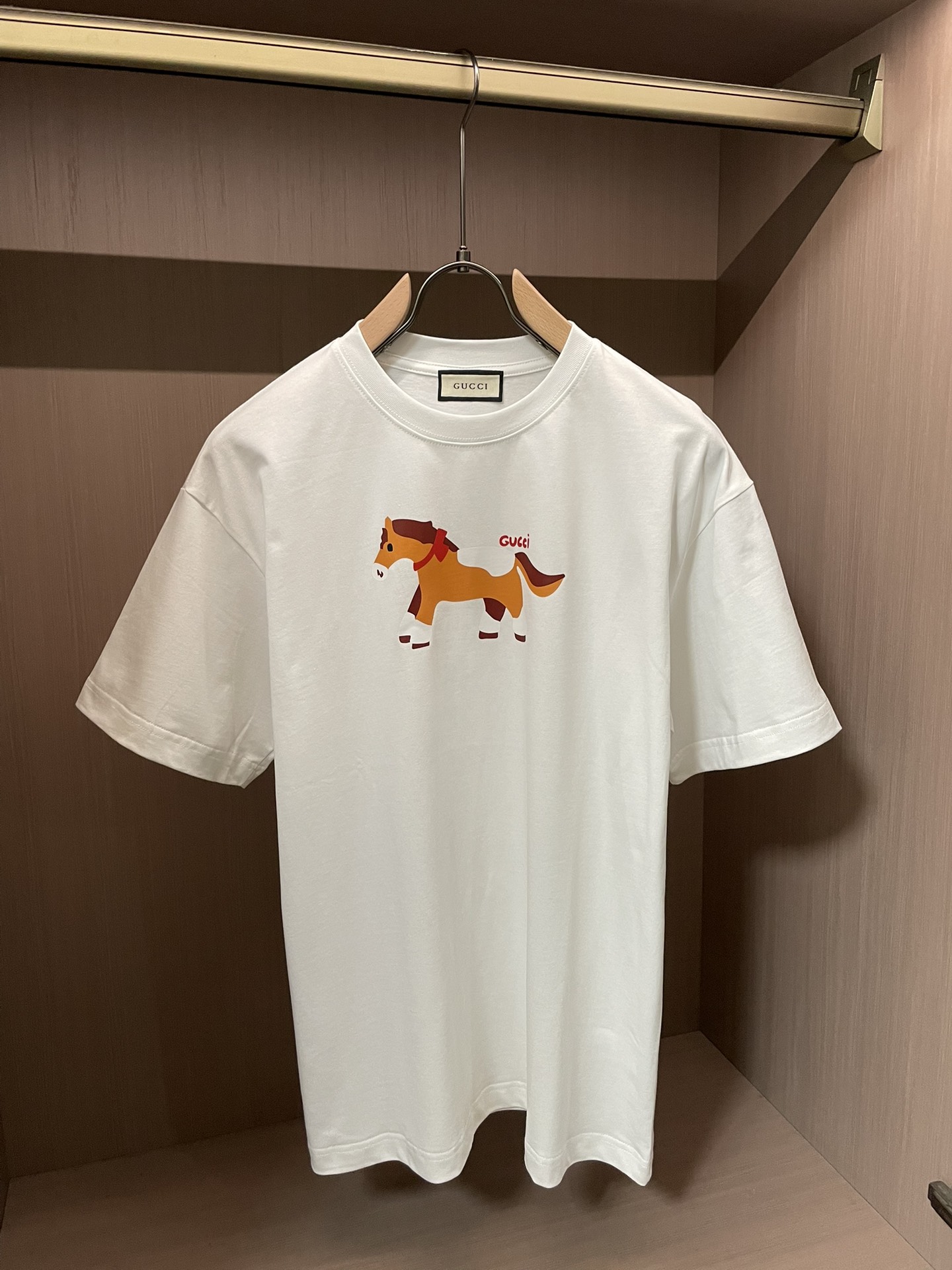 Gucc2026春夏款/官网同步面料采用重磅纯棉精梳棉面料，OS宽松版型，上身版型超正！日常百搭，衣橱必