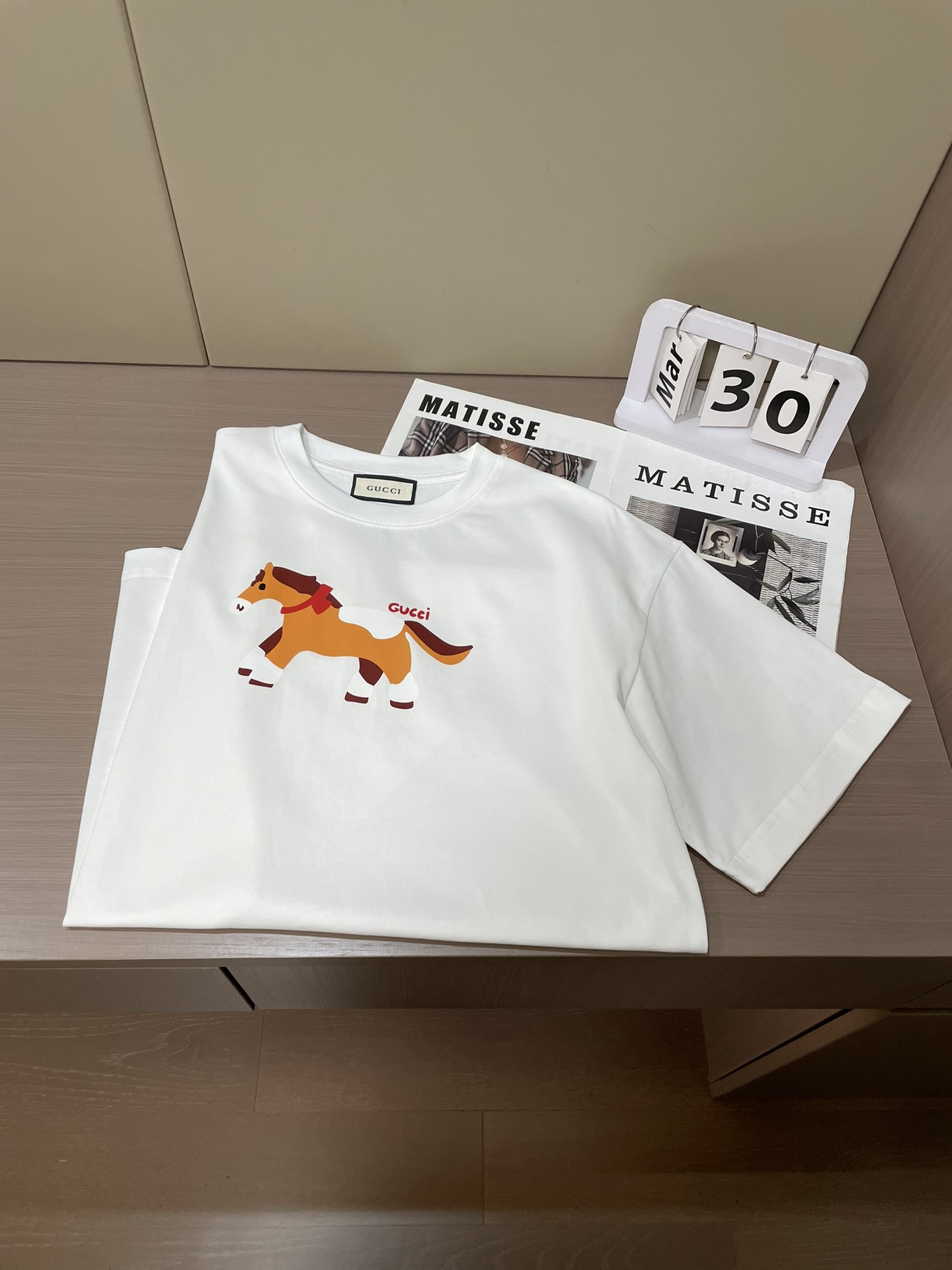 Gucc2026春夏款/官网同步面料采用重磅纯棉精梳棉面料，OS宽松版型，上身版型超正！日常百搭，衣橱必