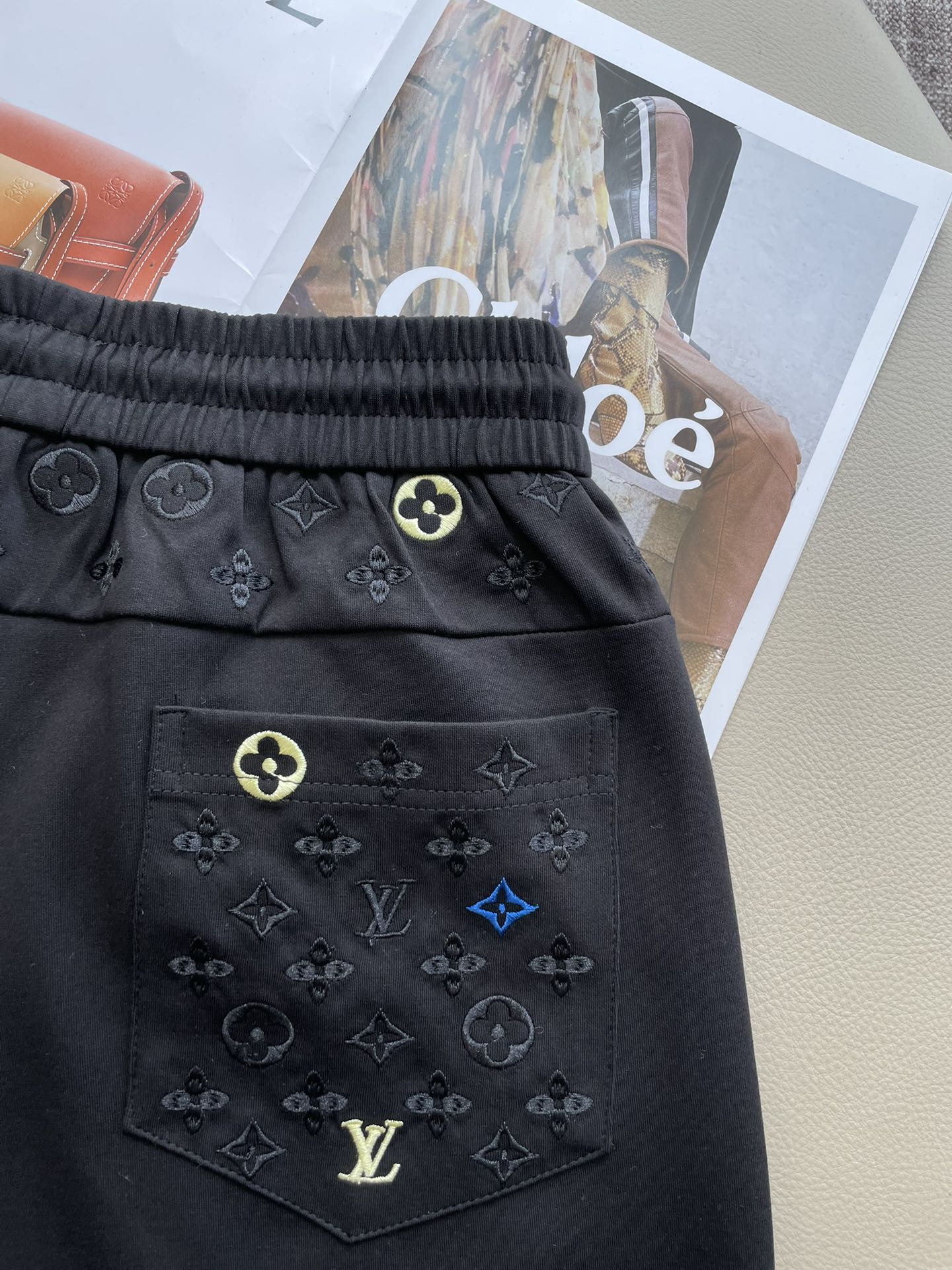 Lv 重磅推荐！2026ss夏装新品 专柜在售 最新系列图案logo短裤 必须人手一件的节奏！进口顶极高