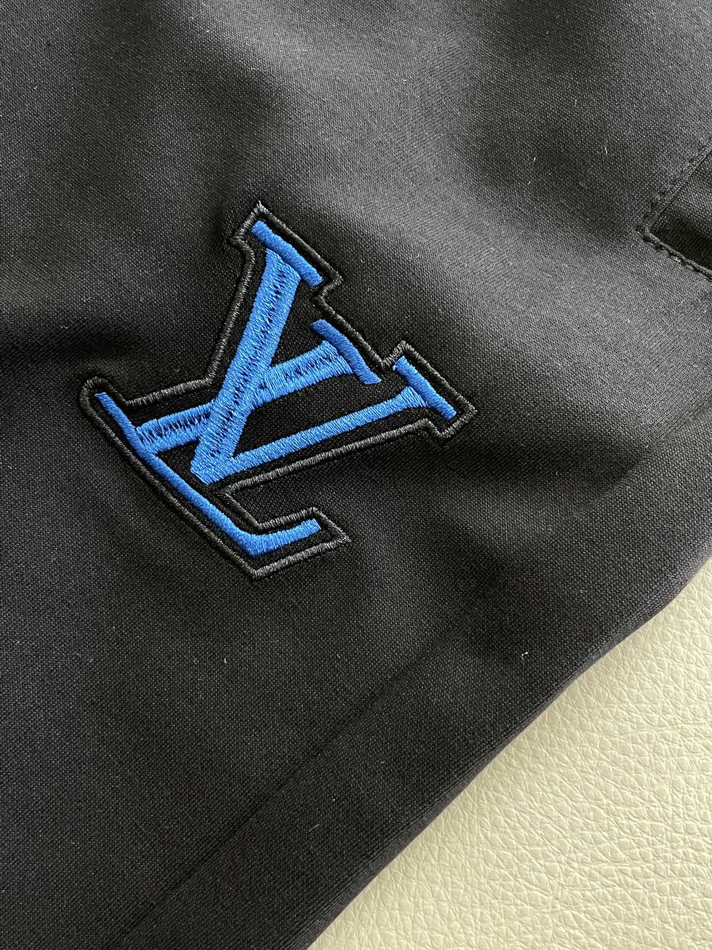 Lv 重磅推荐！2026ss夏装新品 专柜在售 最新系列图案logo短裤 必须人手一件的节奏！进口顶极高