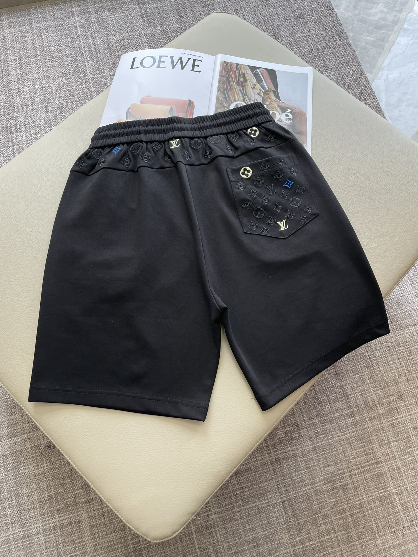 Lv 重磅推荐！2026ss夏装新品 专柜在售 最新系列图案logo短裤 必须人手一件的节奏！进口顶极高