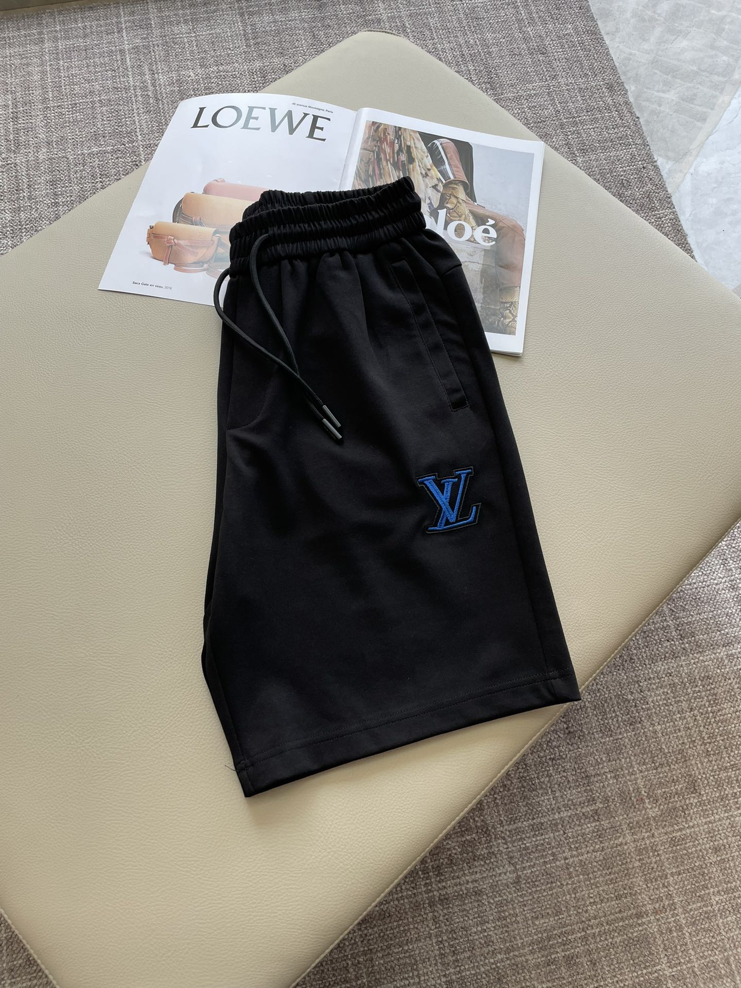 Lv 重磅推荐！2026ss夏装新品 专柜在售 最新系列图案logo短裤 必须人手一件的节奏！进口顶极高