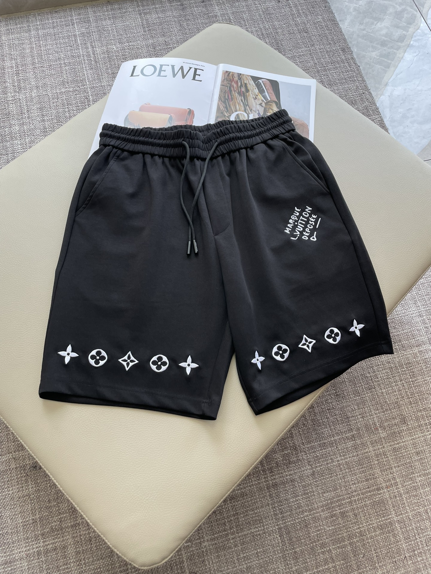 Lv 重磅推荐！2026ss夏装新品 专柜在售 最新系列图案logo短裤 必须人手一件的节奏！进口顶极高