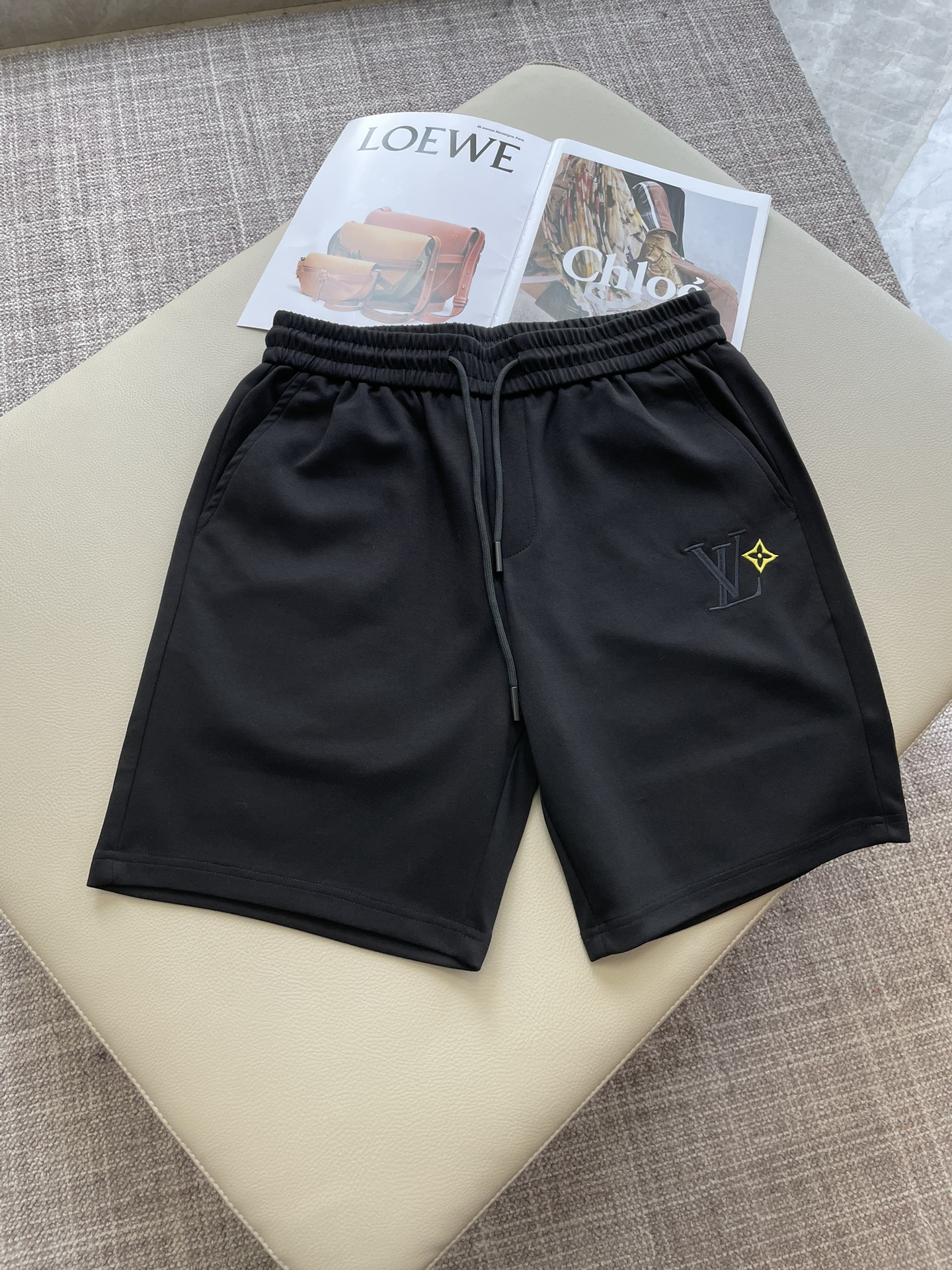 Lv 重磅推荐！2026ss夏装新品 专柜在售 最新系列图案logo短裤 必须人手一件的节奏！进口顶极高