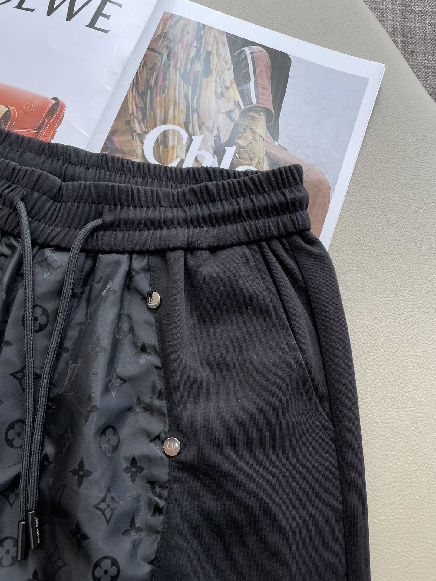 Lv 重磅推荐！2026ss夏装新品 专柜在售 最新系列图案logo短裤 必须人手一件的节奏！进口顶极高