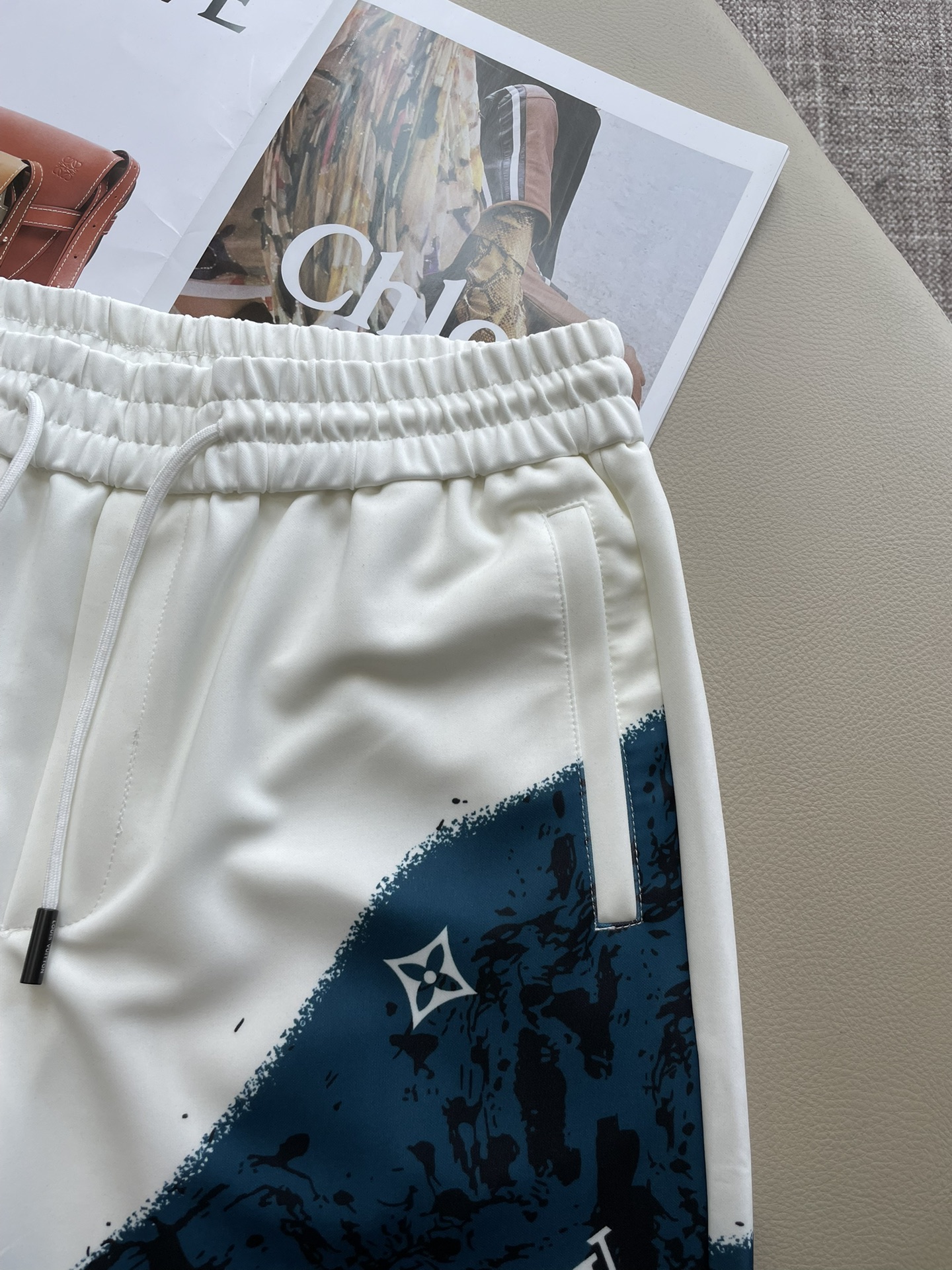 Lv 重磅推荐！2026ss夏装新品 专柜在售 最新系列图案logo短裤 必须人手一件的节奏！进口顶极高