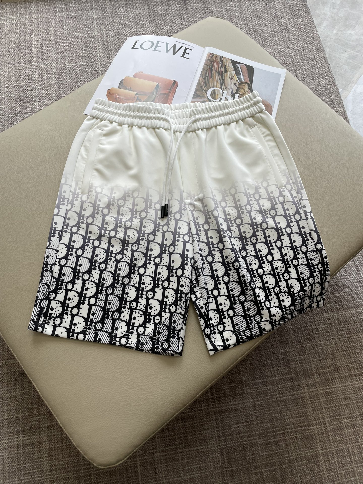 D奥 重磅推荐！2026ss夏装新品 专柜在售 最新系列图案logo短裤 必须人手一件的节奏！进口顶极高