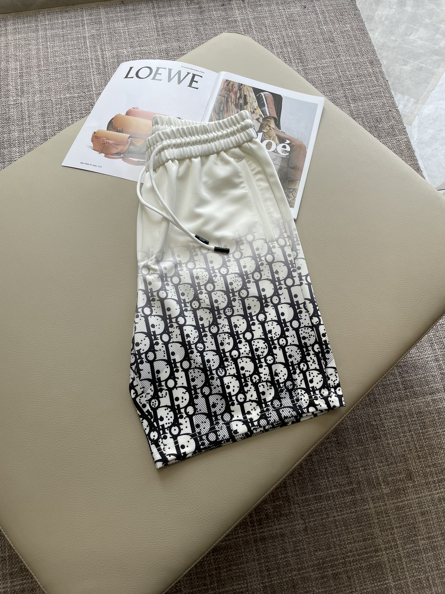 D奥 重磅推荐！2026ss夏装新品 专柜在售 最新系列图案logo短裤 必须人手一件的节奏！进口顶极高